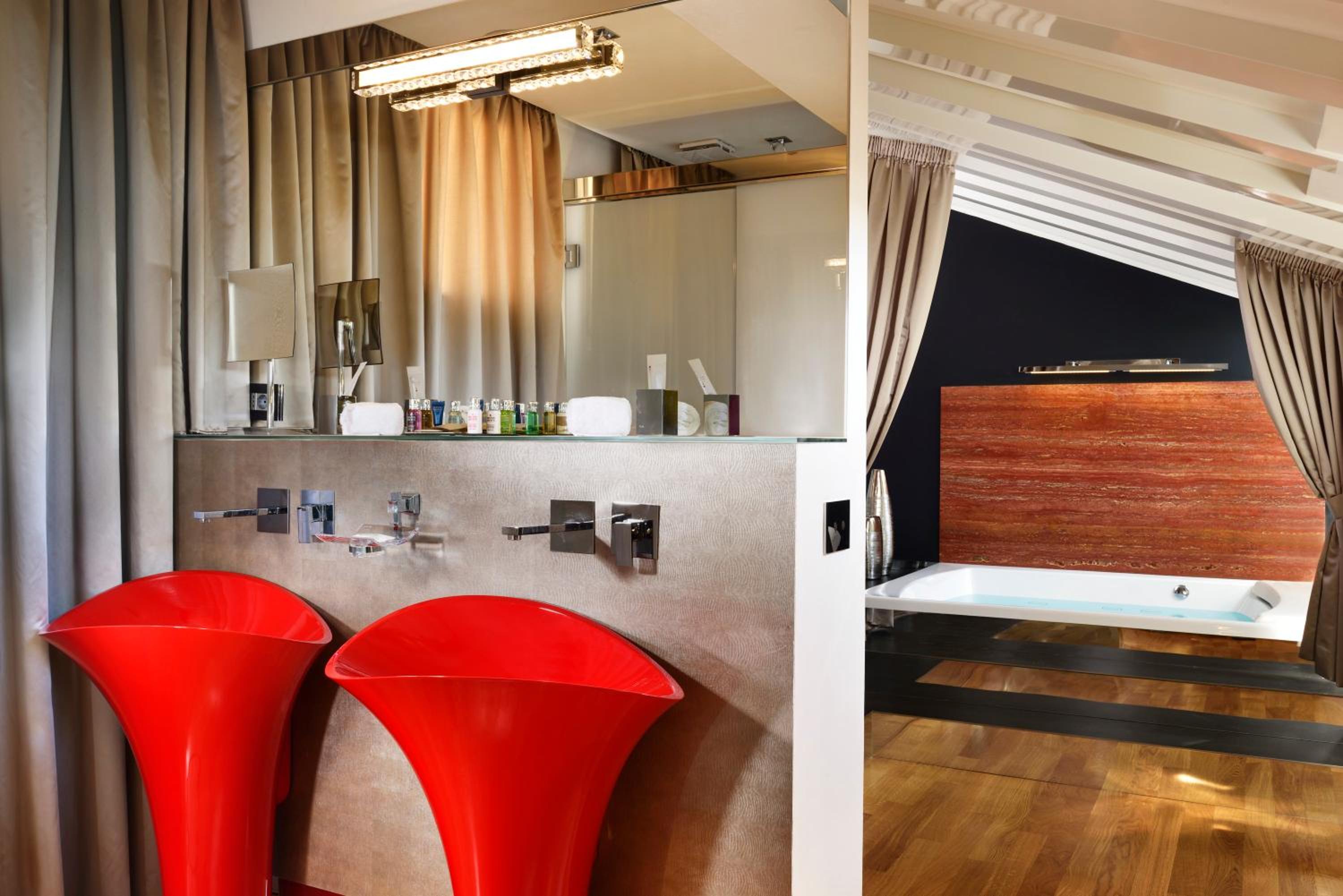 Suite with Balcony photo 2