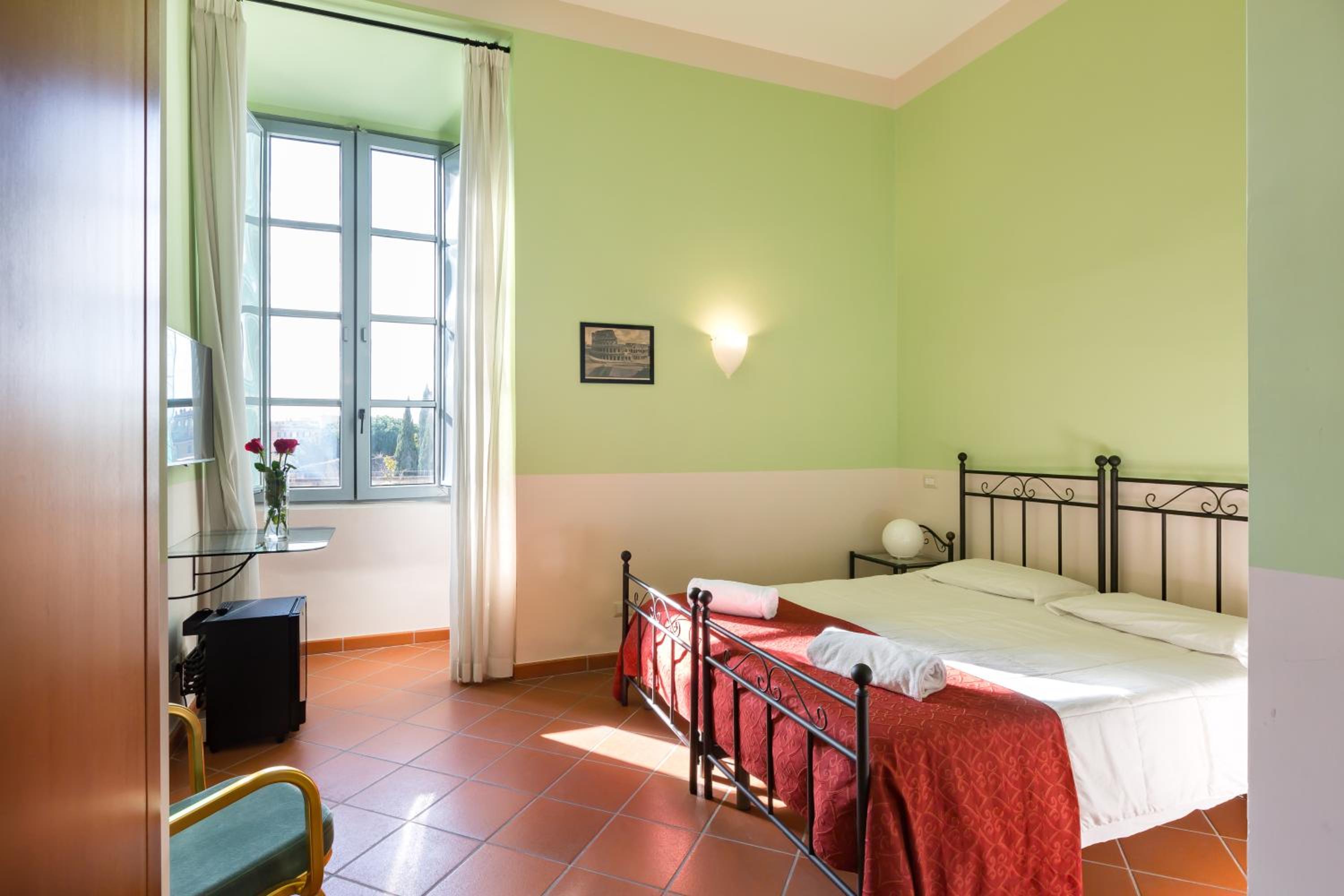Double or Twin Room photo 2