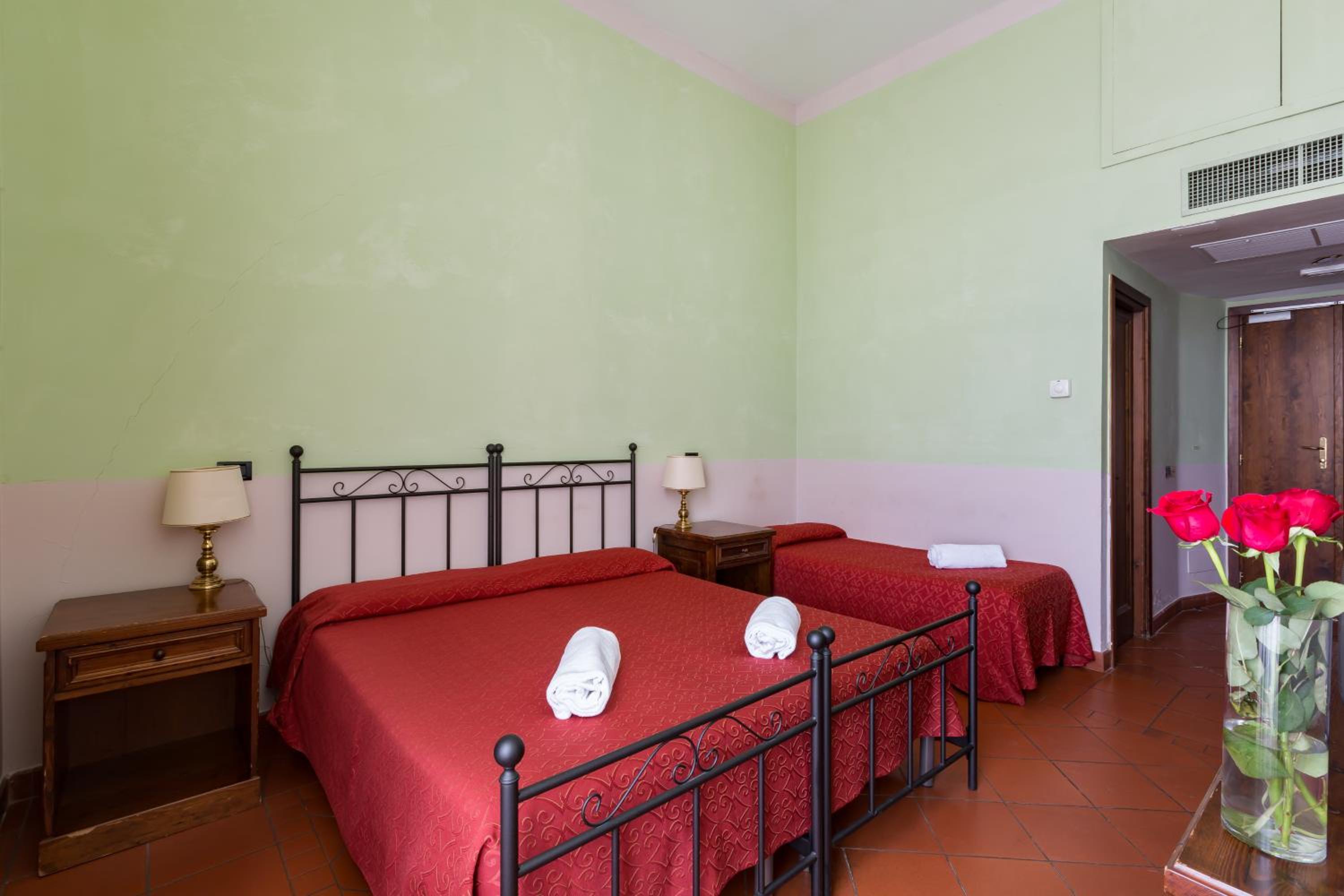 Triple Room photo 2