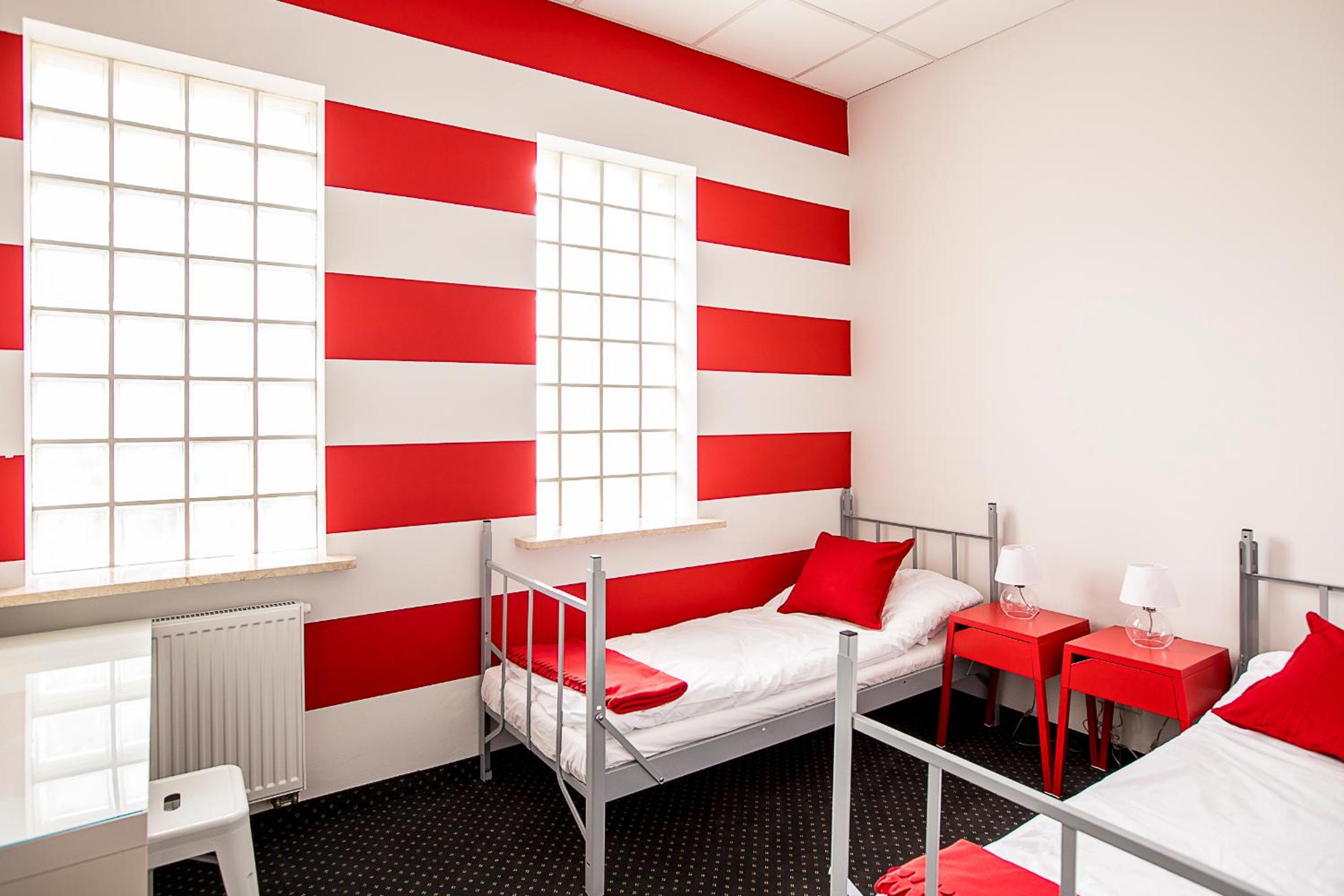 Large Twin Room - Photo 2