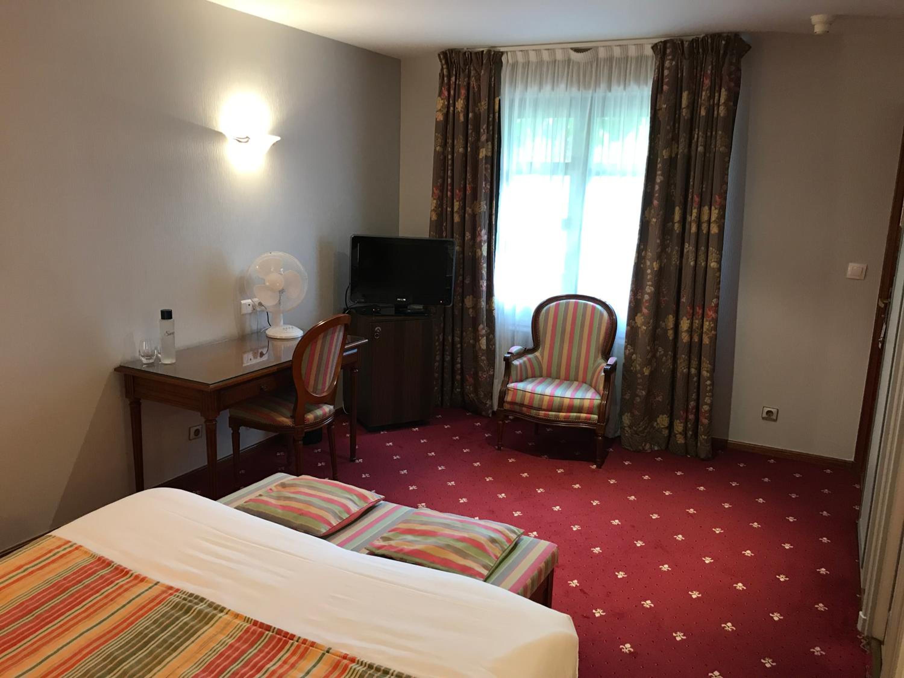 Standard Double or Twin Room - Photo 4