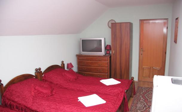 Double or Twin Room - Photo 6