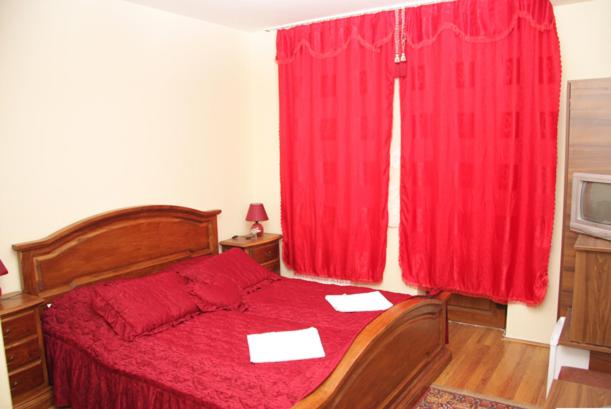Double or Twin Room - Photo 5