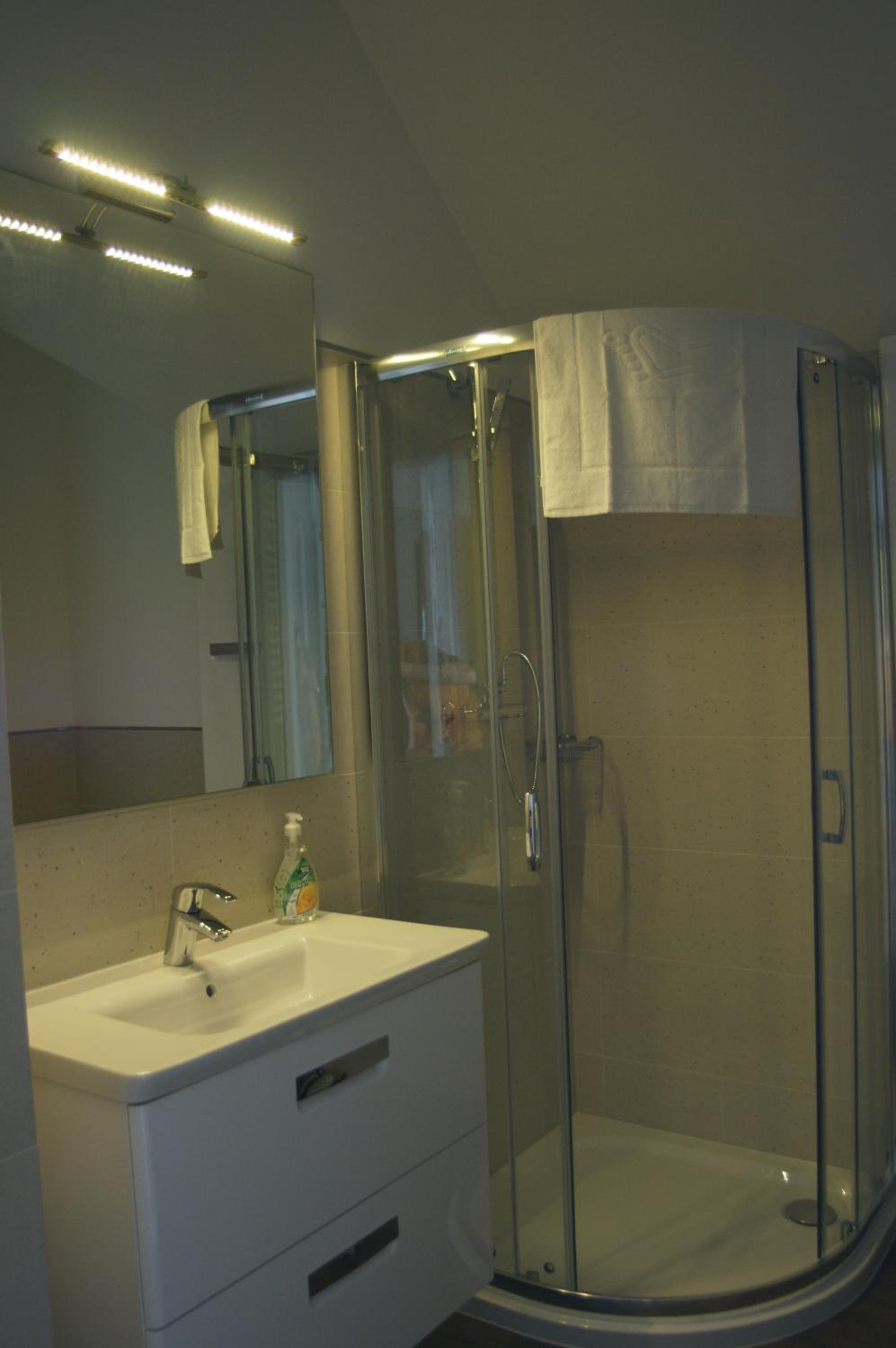 Studio Apartment - Photo 5