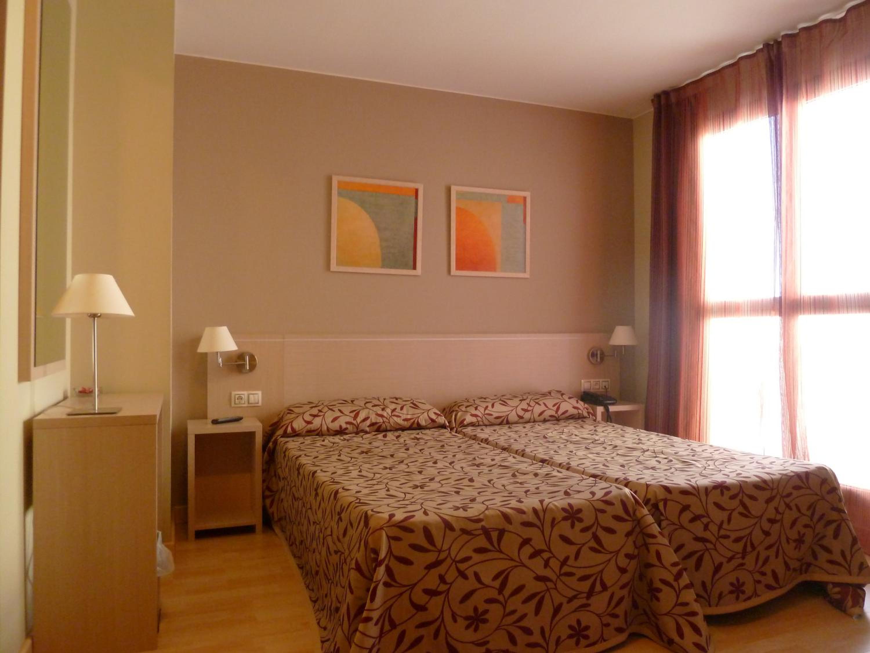 Double or Twin Room - Photo 3