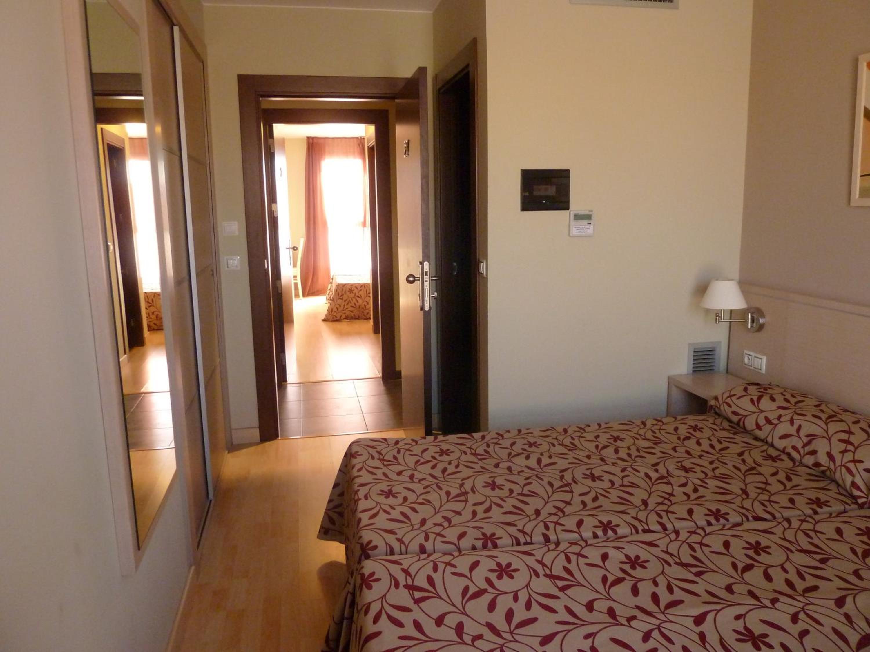 Double or Twin Room - Photo 5