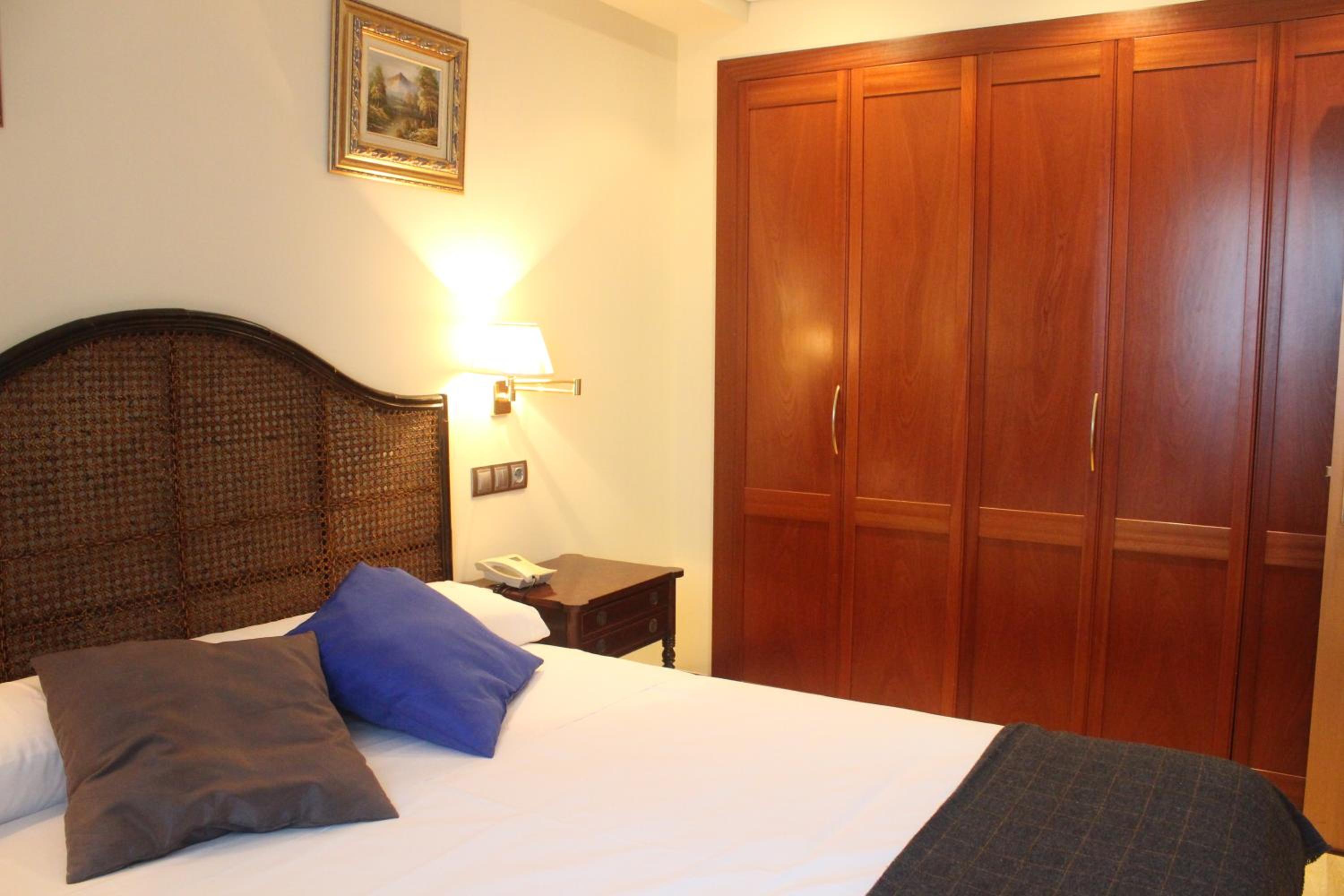 Two-Bedroom Apartment - Photo 7