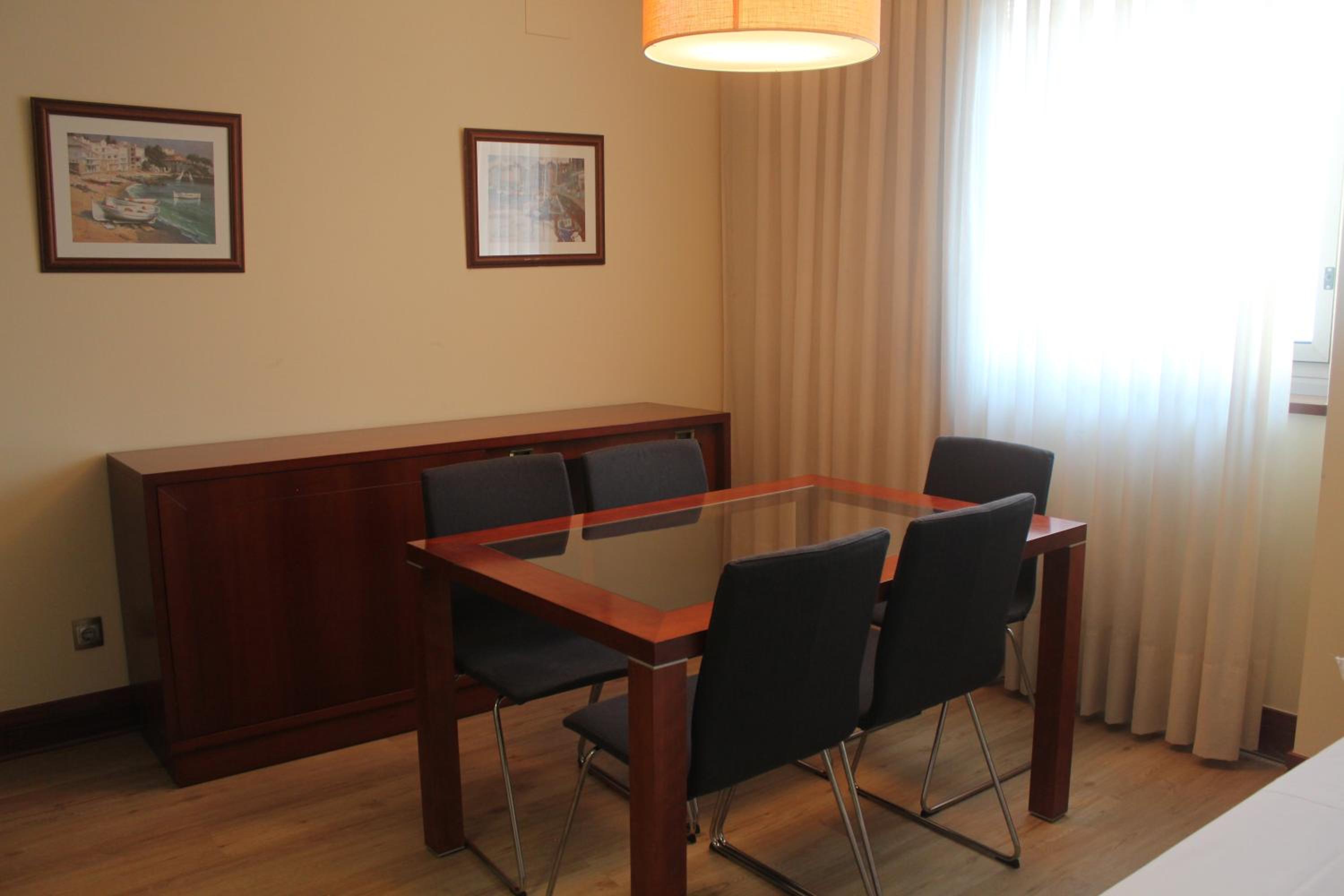 Two-Bedroom Apartment - Photo 8