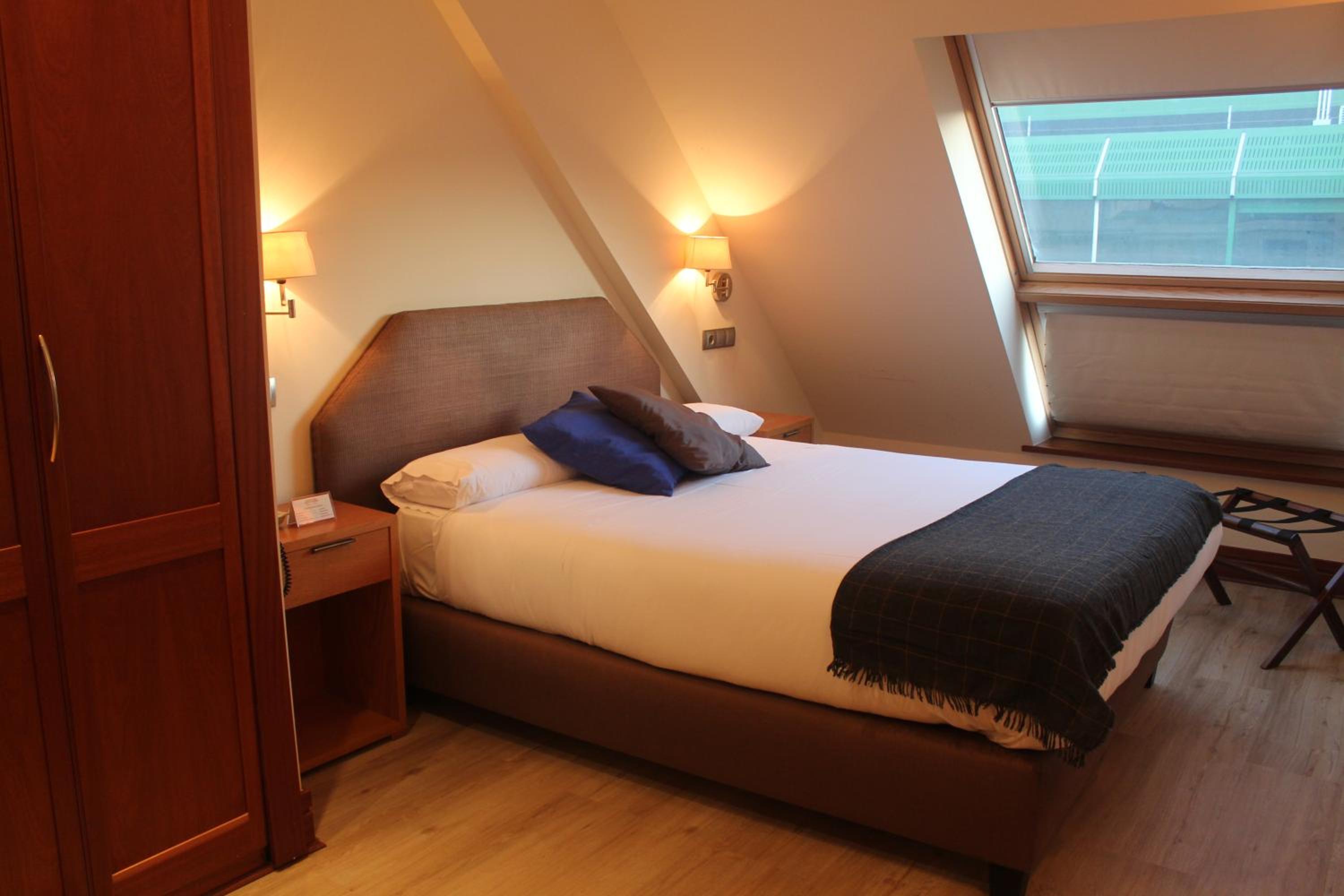 One-Bedroom Apartment - Photo 7