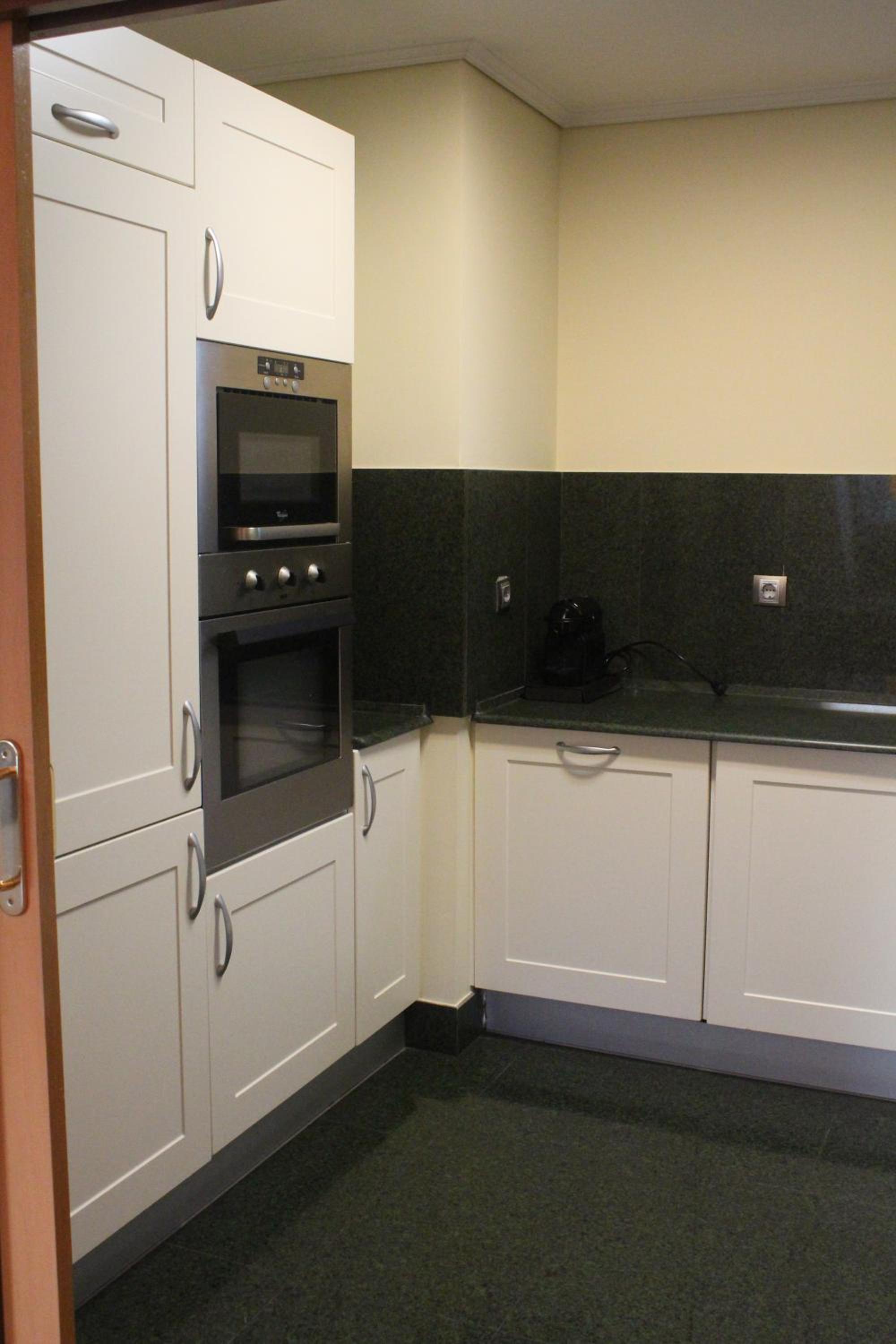 One-Bedroom Apartment - Photo 10