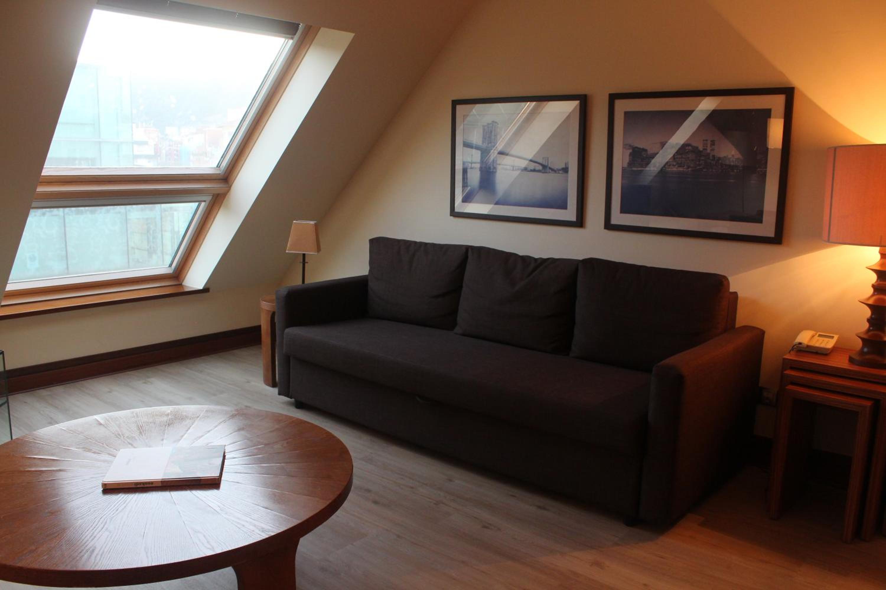 One-Bedroom Apartment - Photo 11