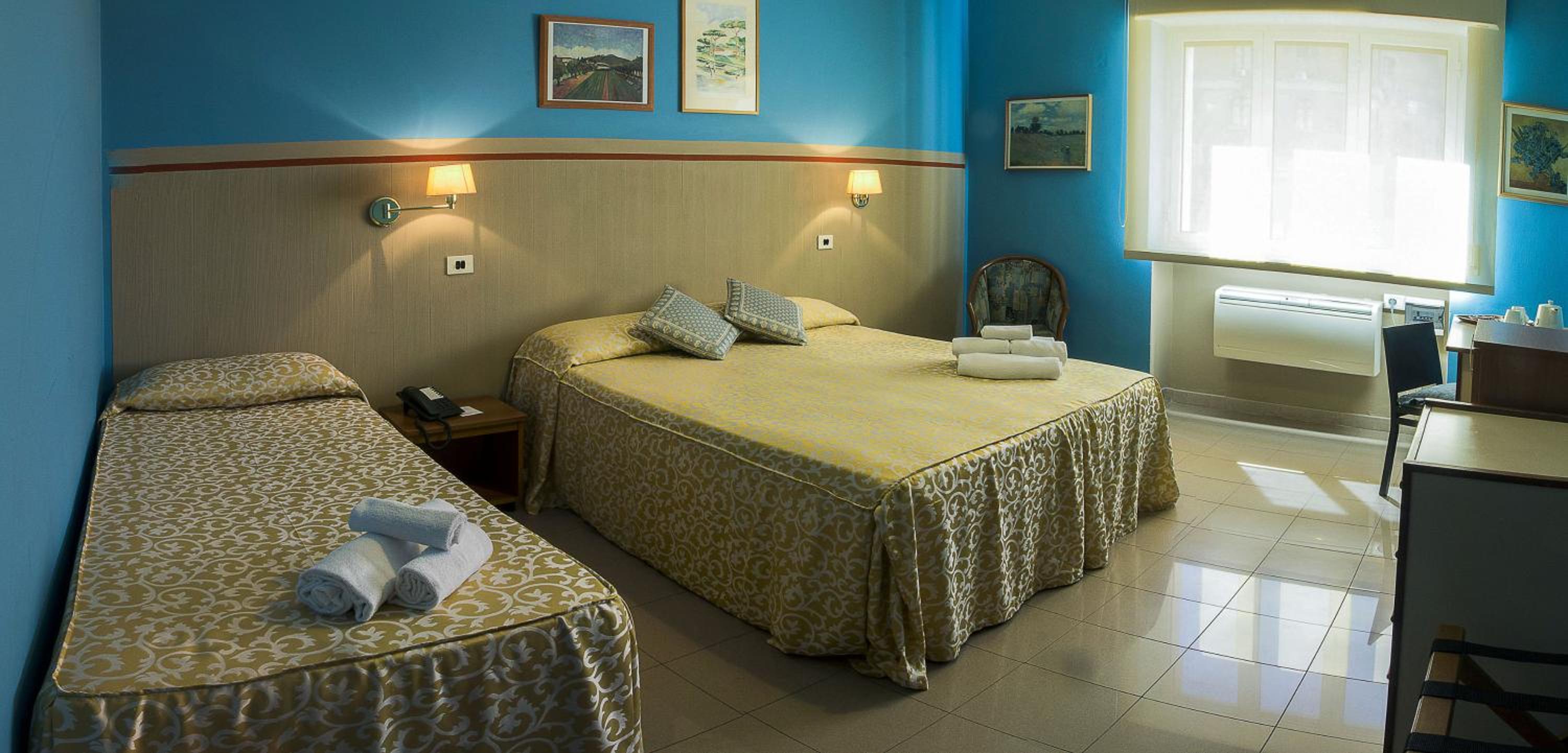Triple Room - Photo 6