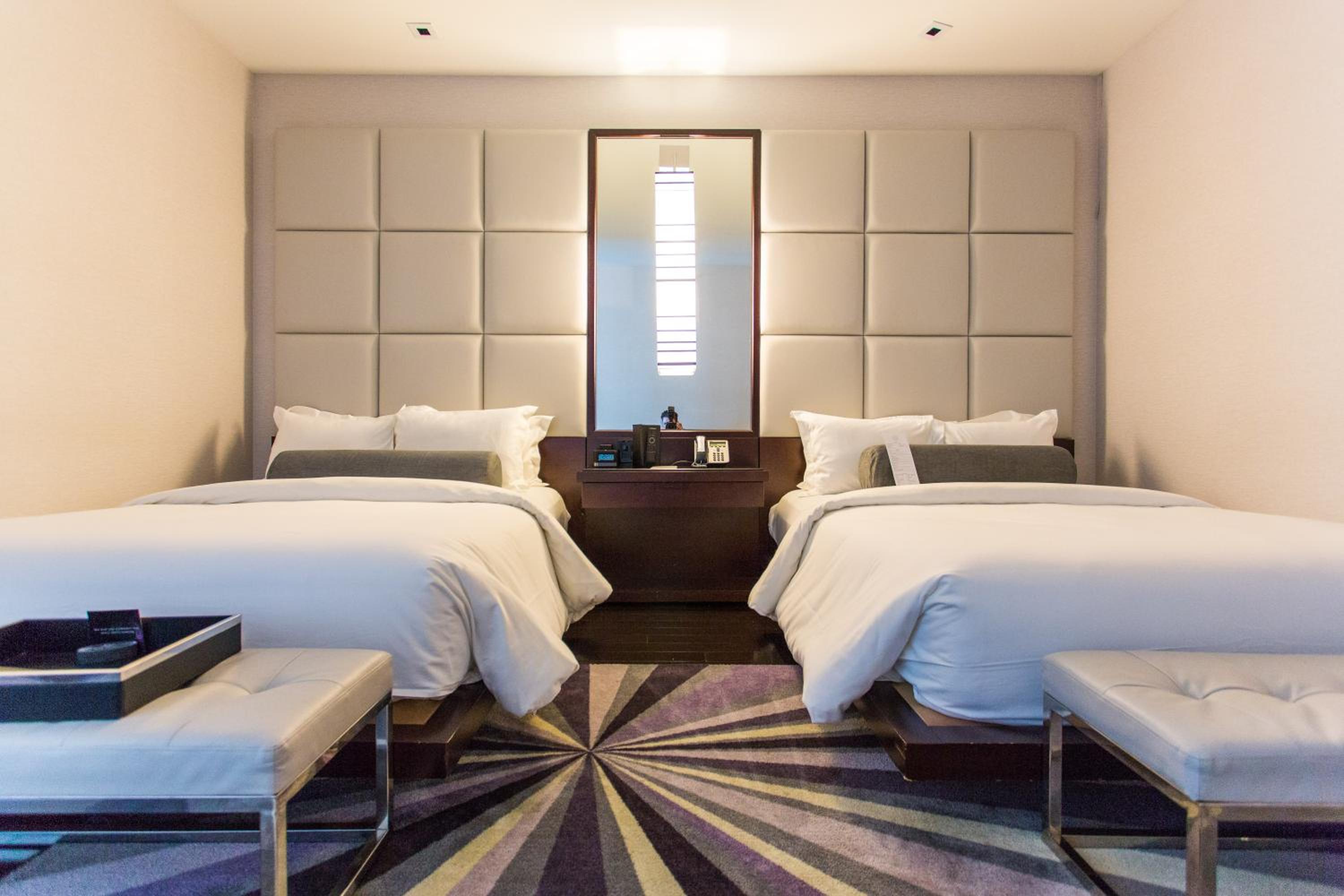 Queen Suite with Two Queen Beds - Photo 3