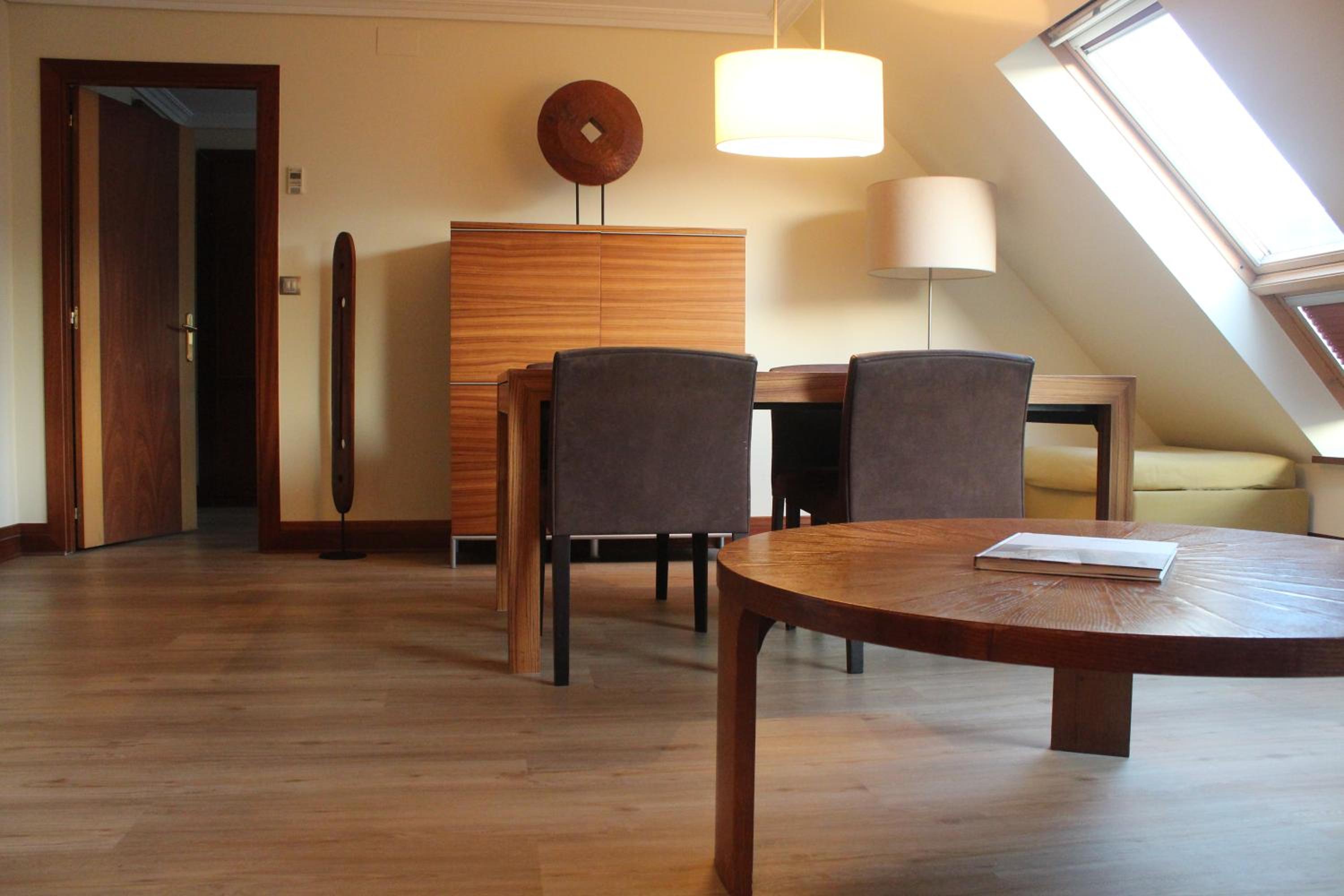 One-Bedroom Apartment - Photo 4