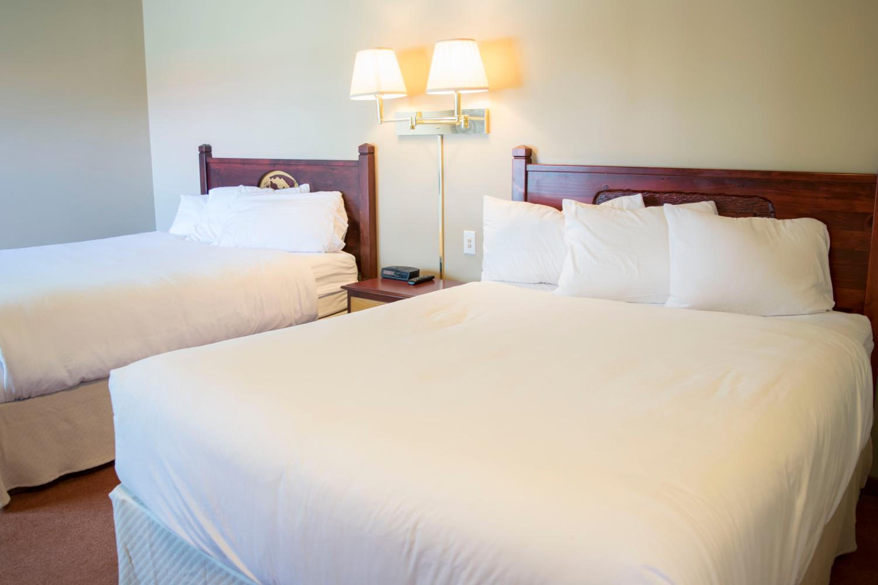 Queen Room with Two Queen Beds and Kitchen photo 2