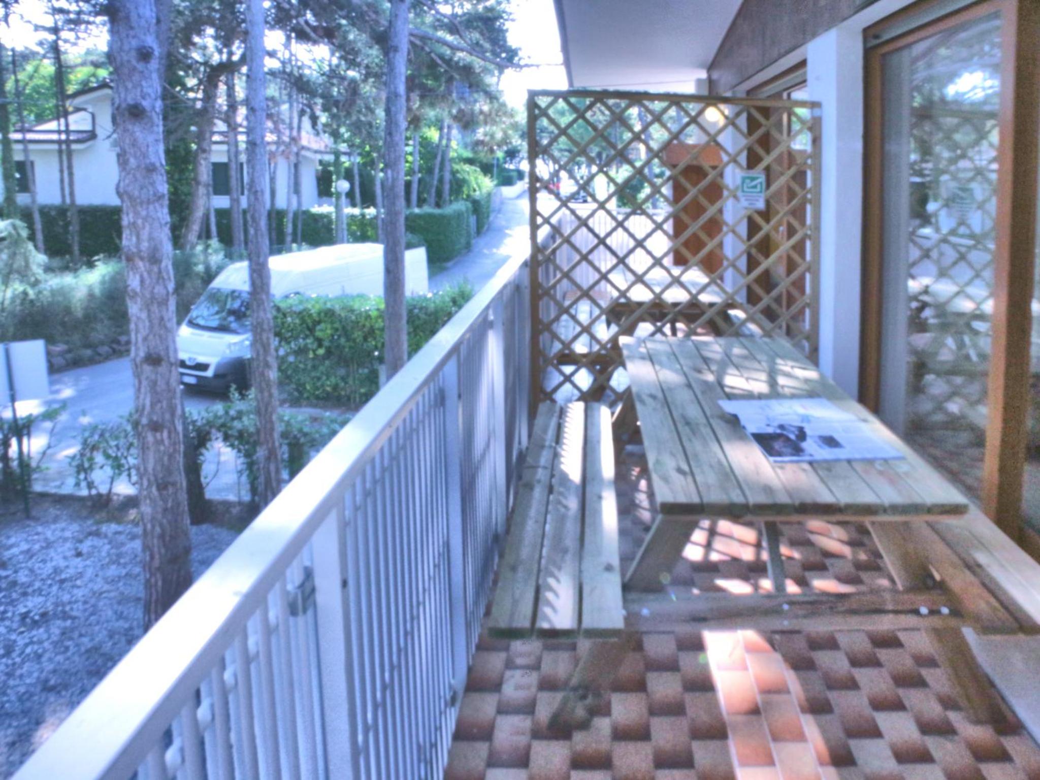 Apartment with Balcony photo 3
