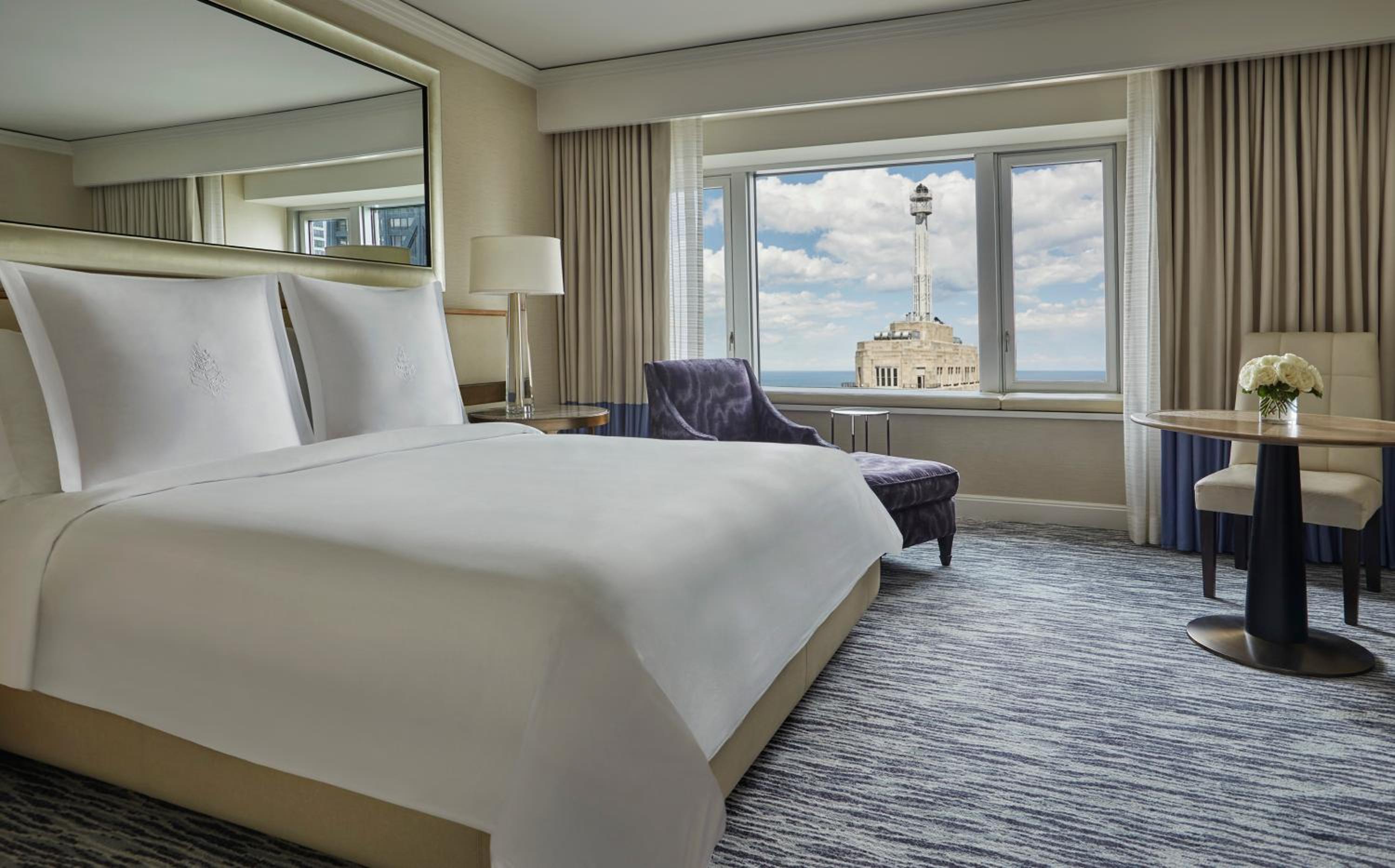 King Room with Lake View - Photo 3