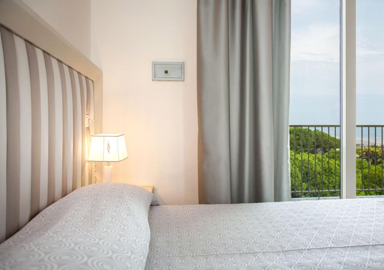 Superior Double or Twin Room with Sea View - Photo 1