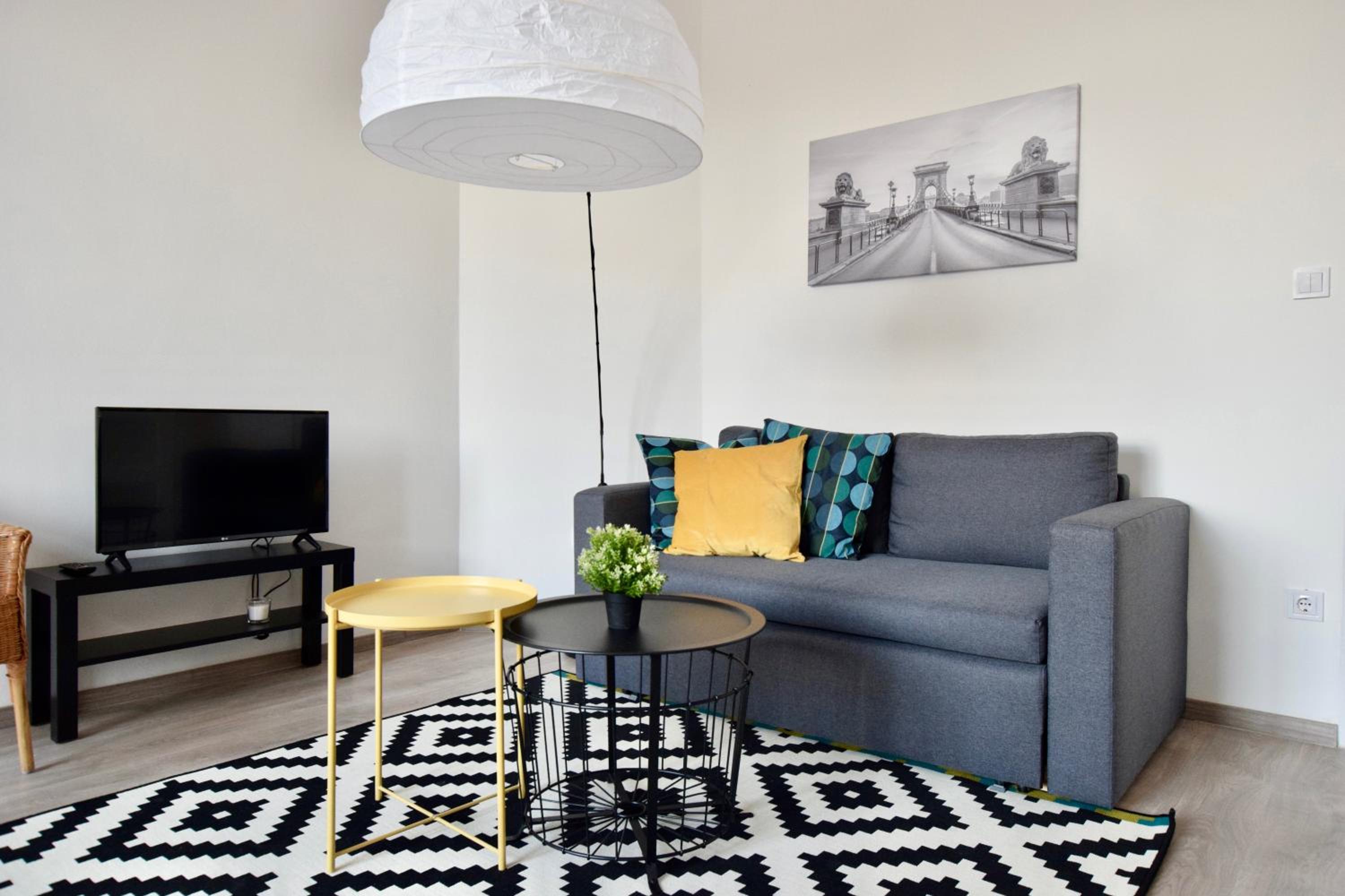 Two-Bedroom Apartment - Photo 21