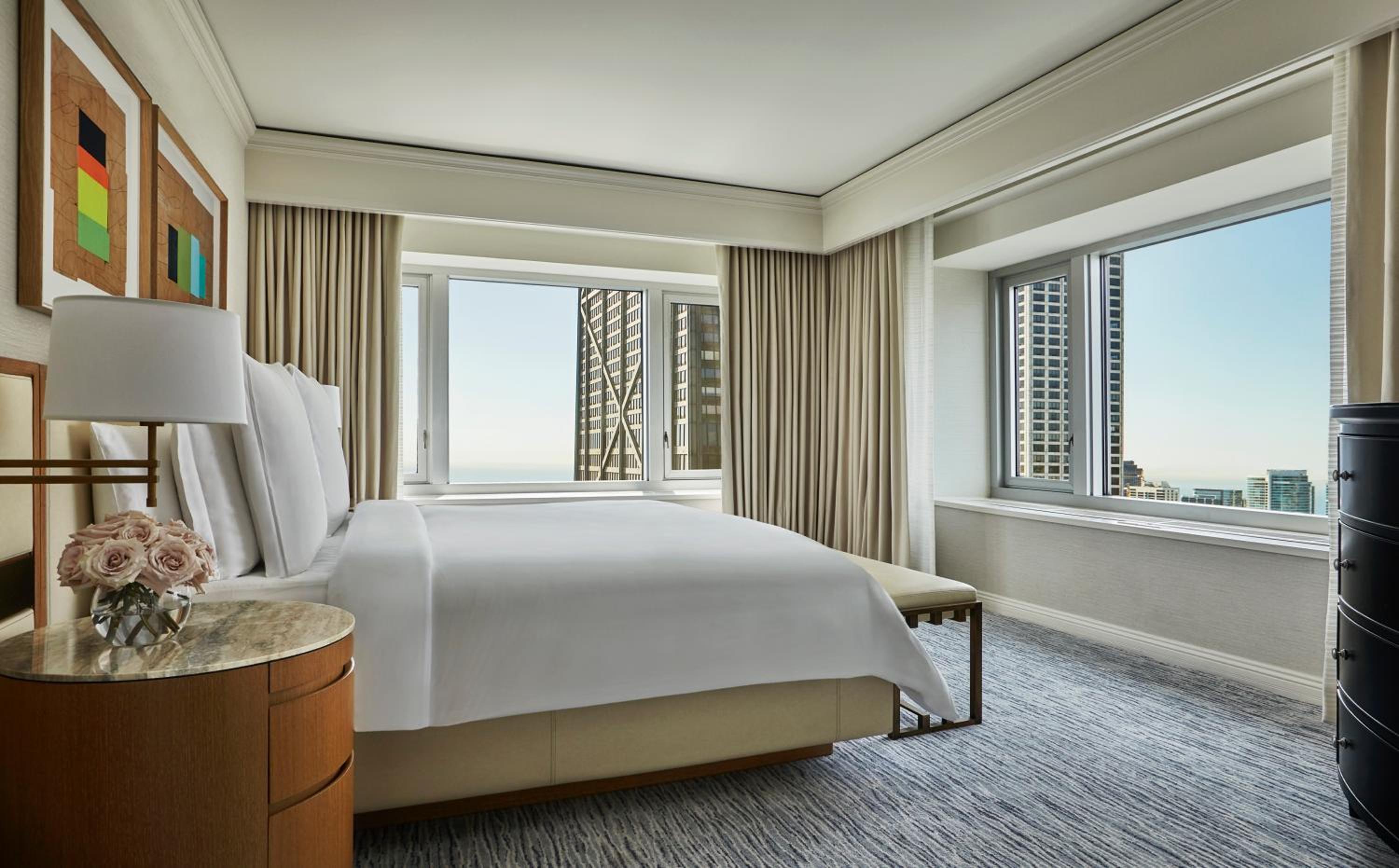 Executive King Suite with City View - Photo 1