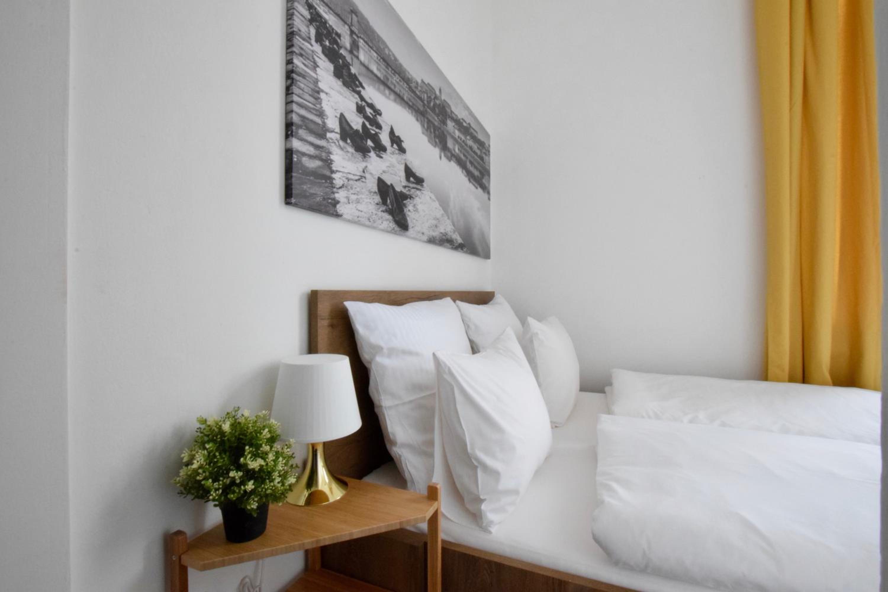 Two-Bedroom Apartment - Photo 30