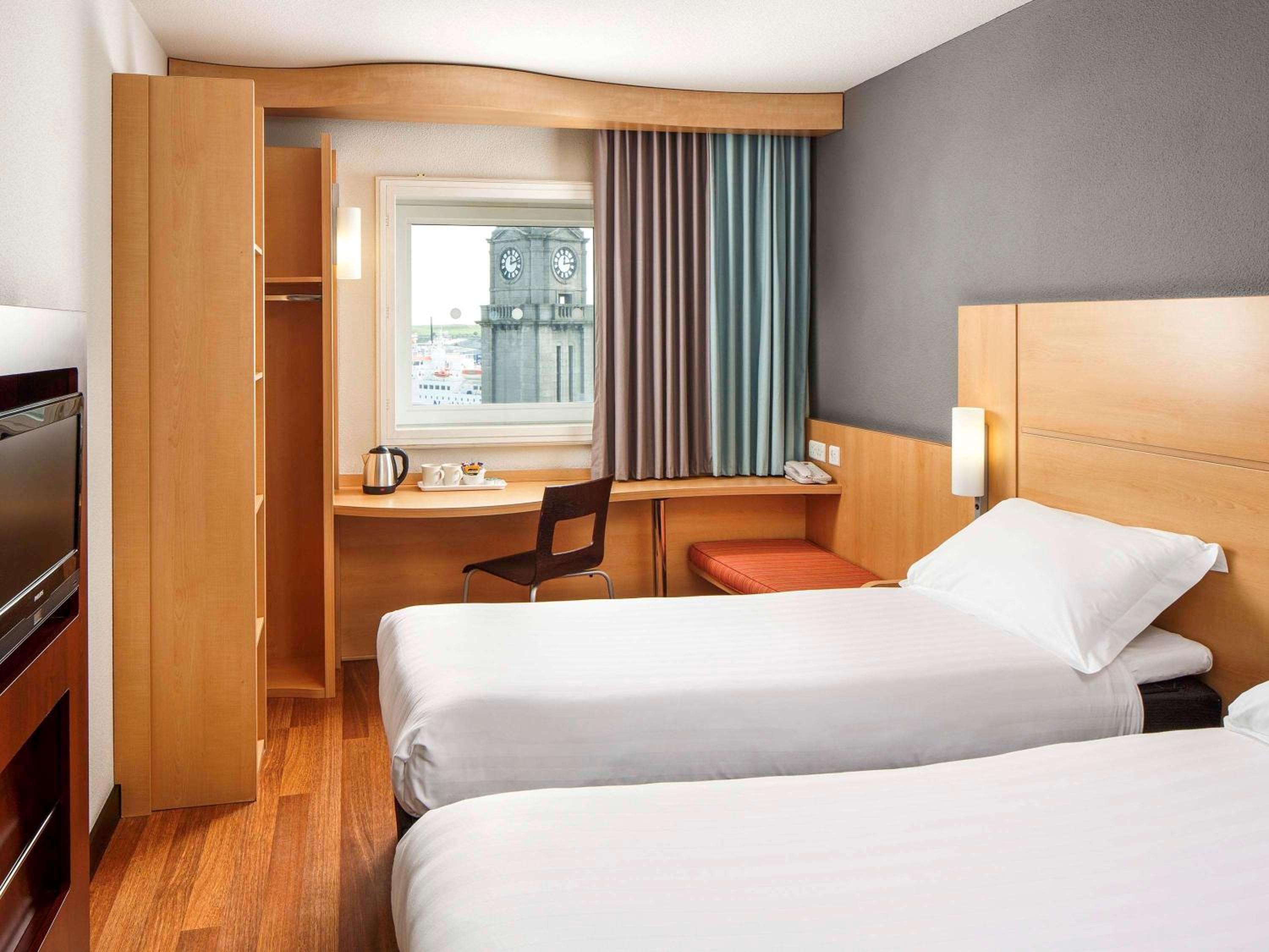 Standard Twin Room - Photo 6