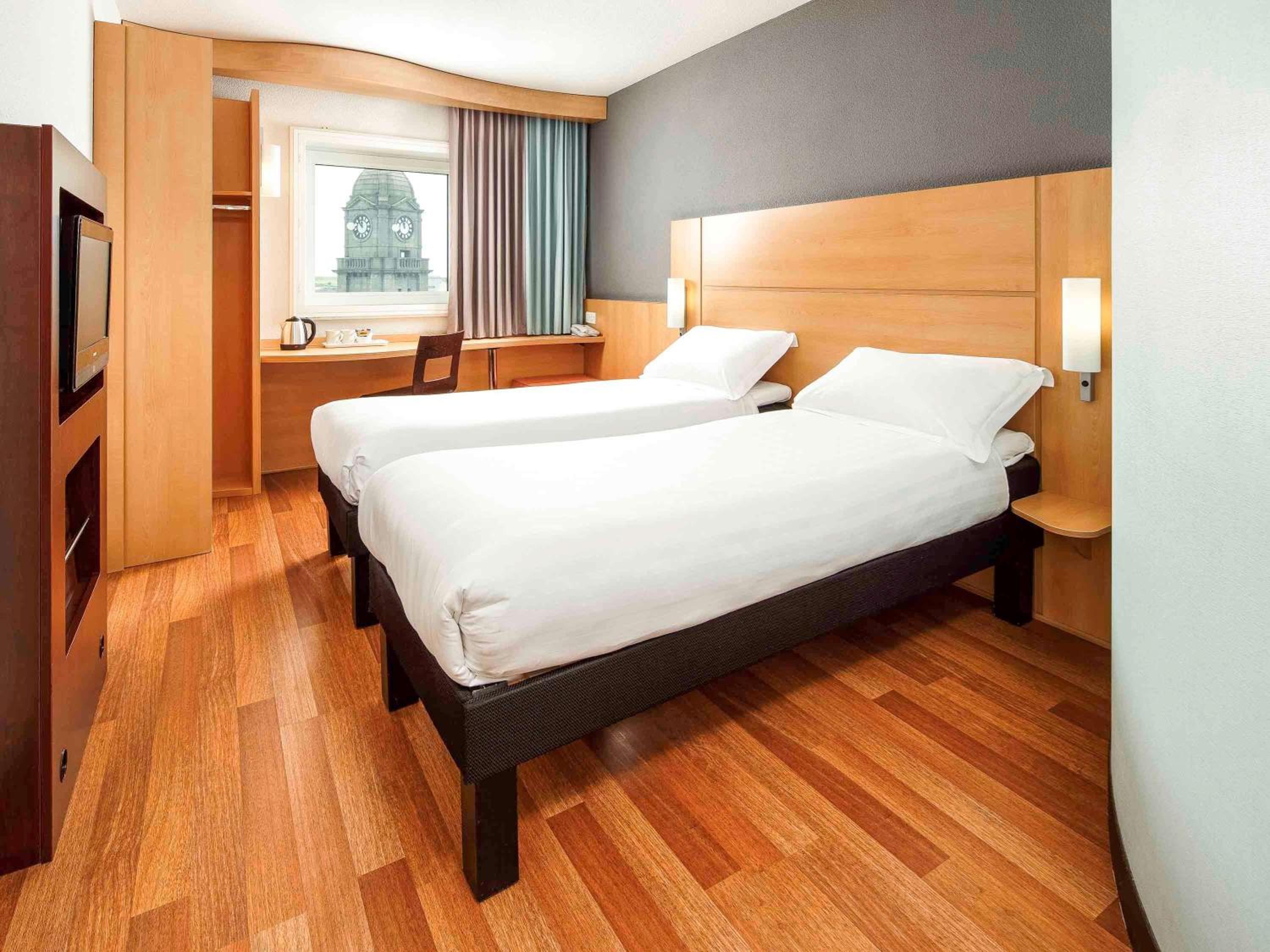 Standard Twin Room - Photo 5