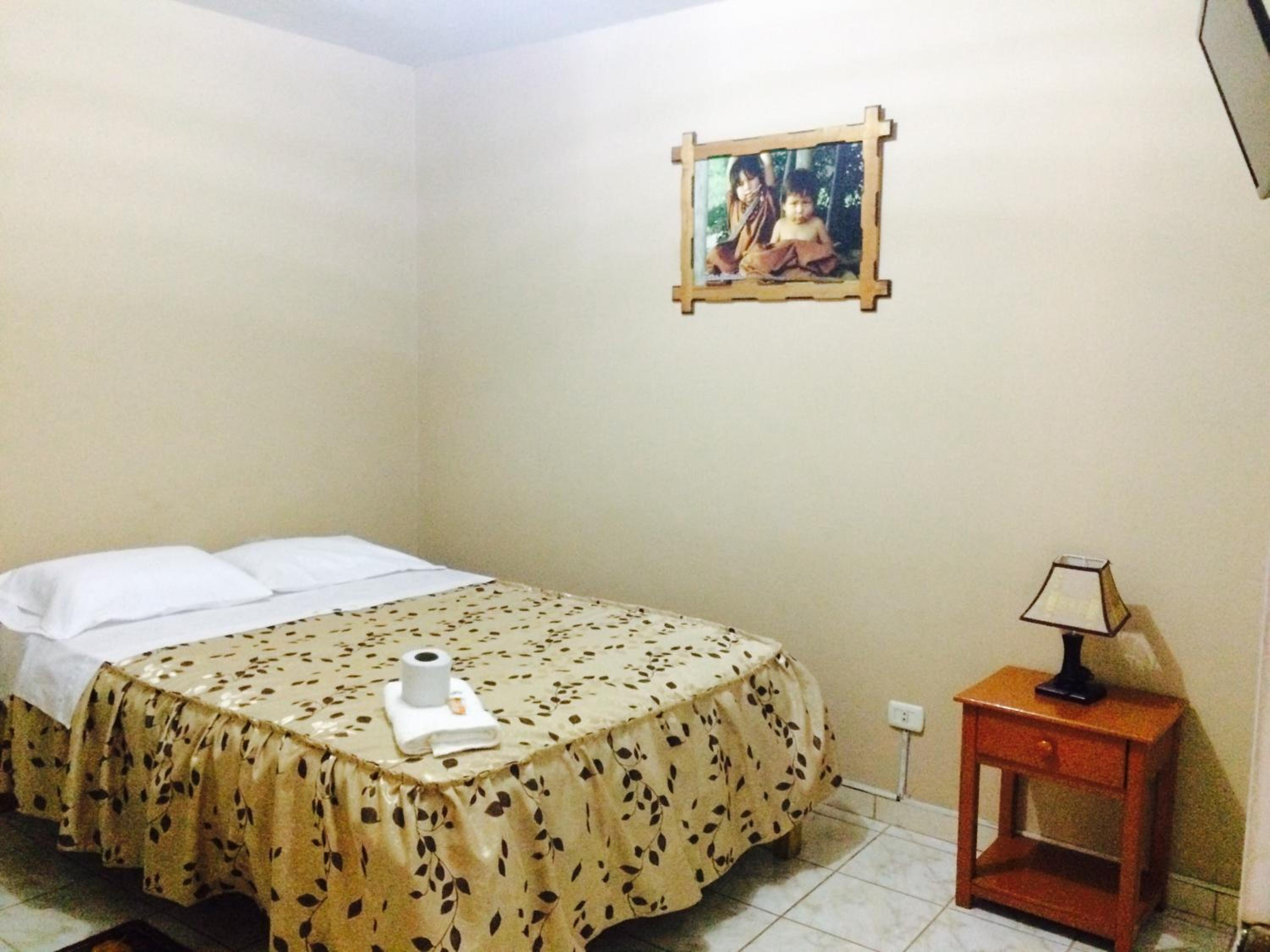 Queen Room photo 1