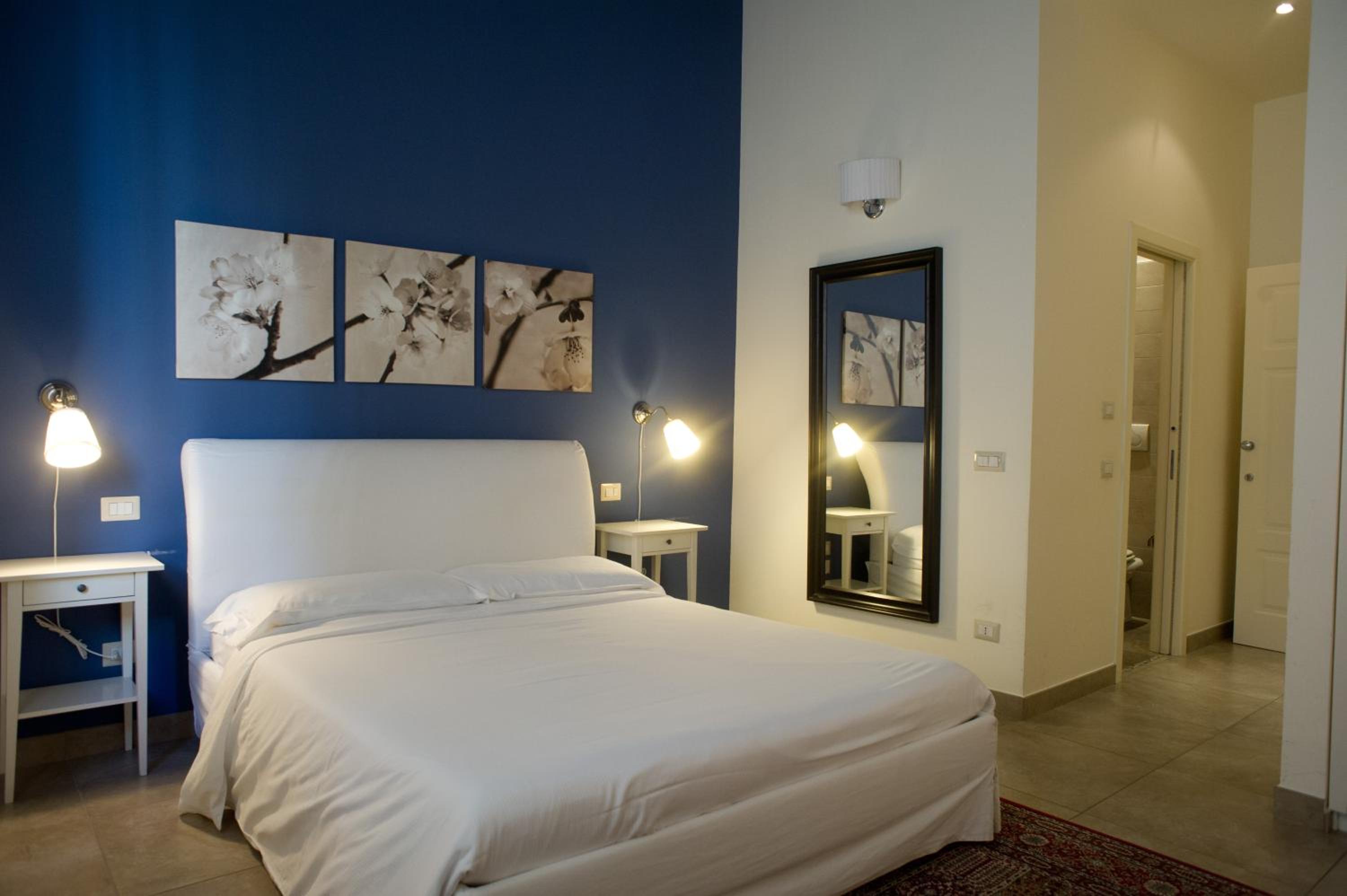 Double Room with Private Bathroom photo 2
