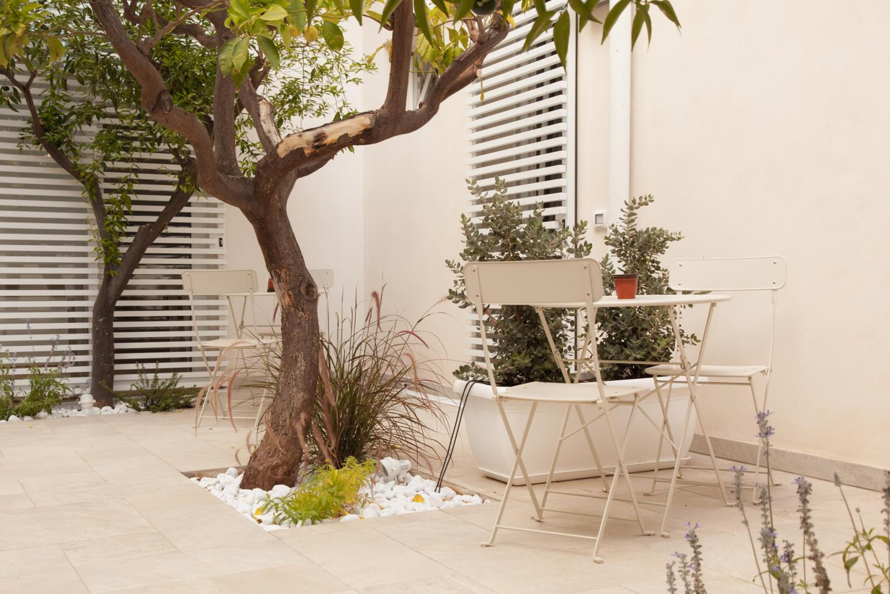 Deluxe Double or Twin Room with Garden View photo 2