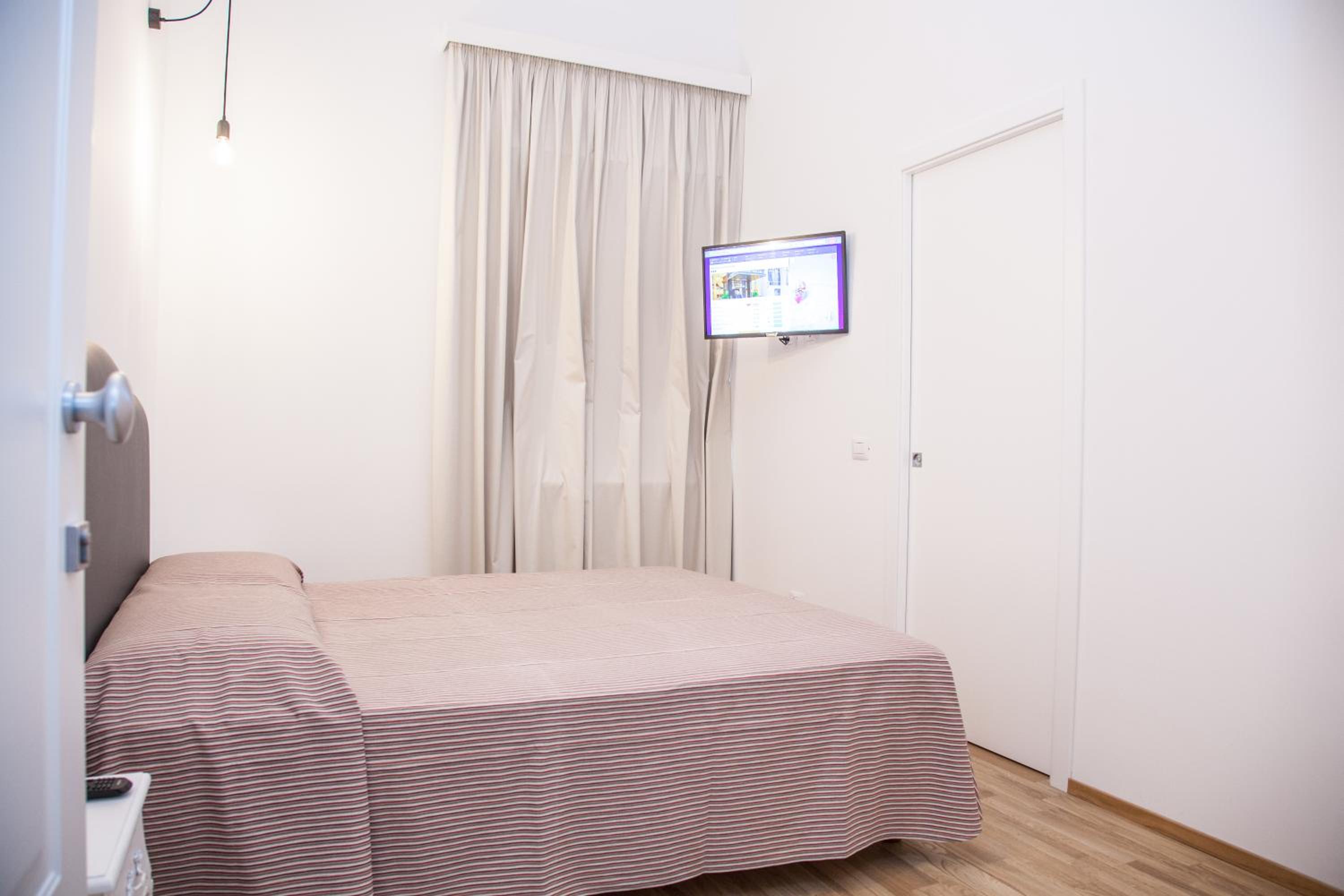Deluxe Double or Twin Room photo 2