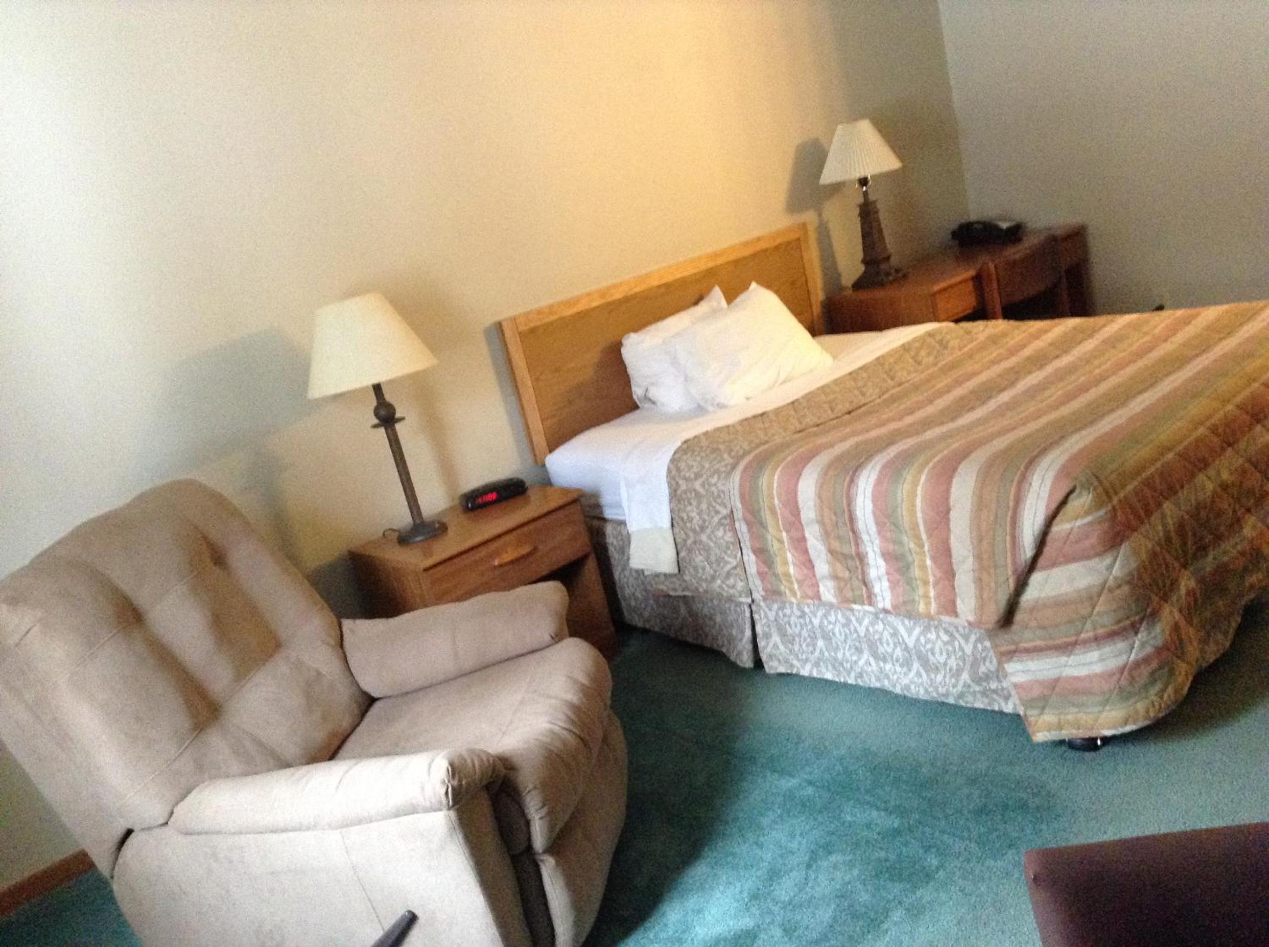 Queen Room photo 1