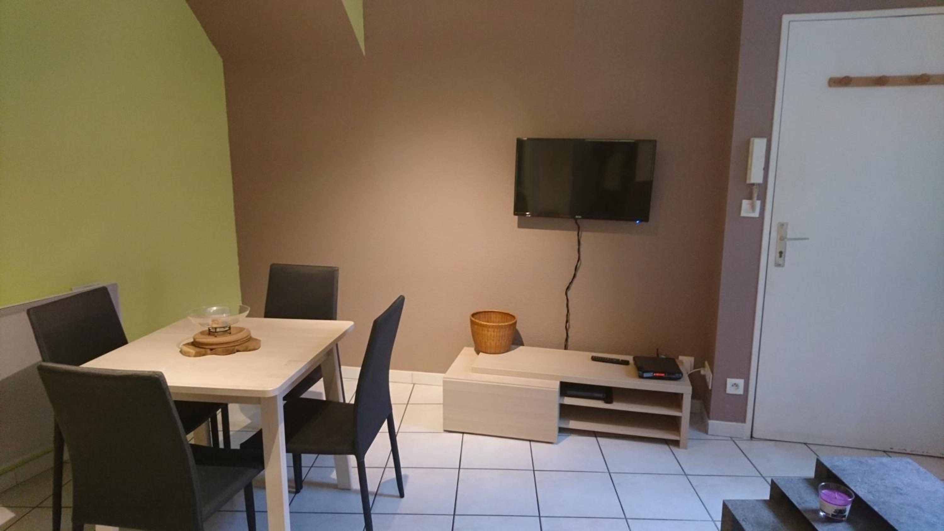 One-Bedroom Apartment photo 2