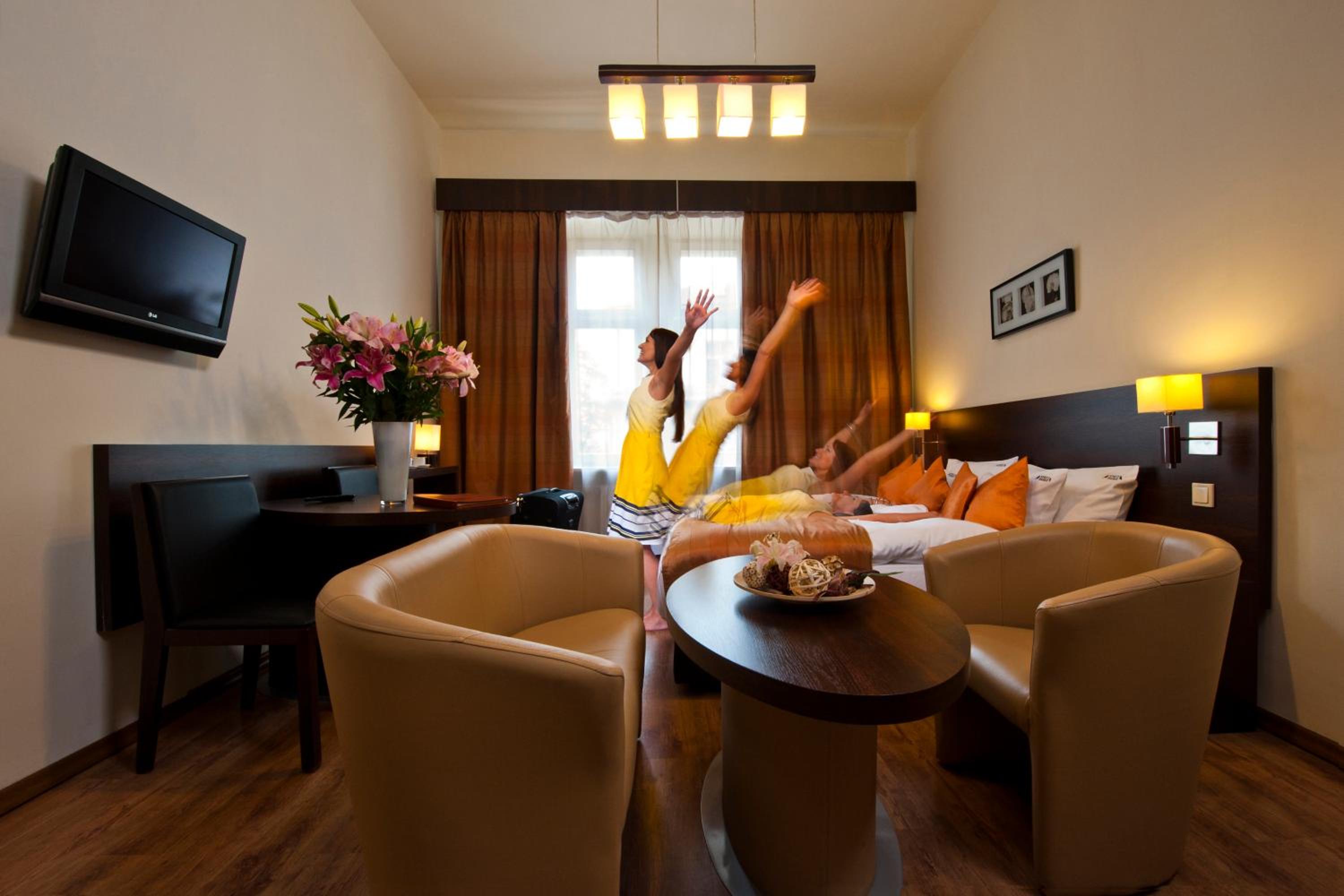 Double or Twin Room - Photo 6