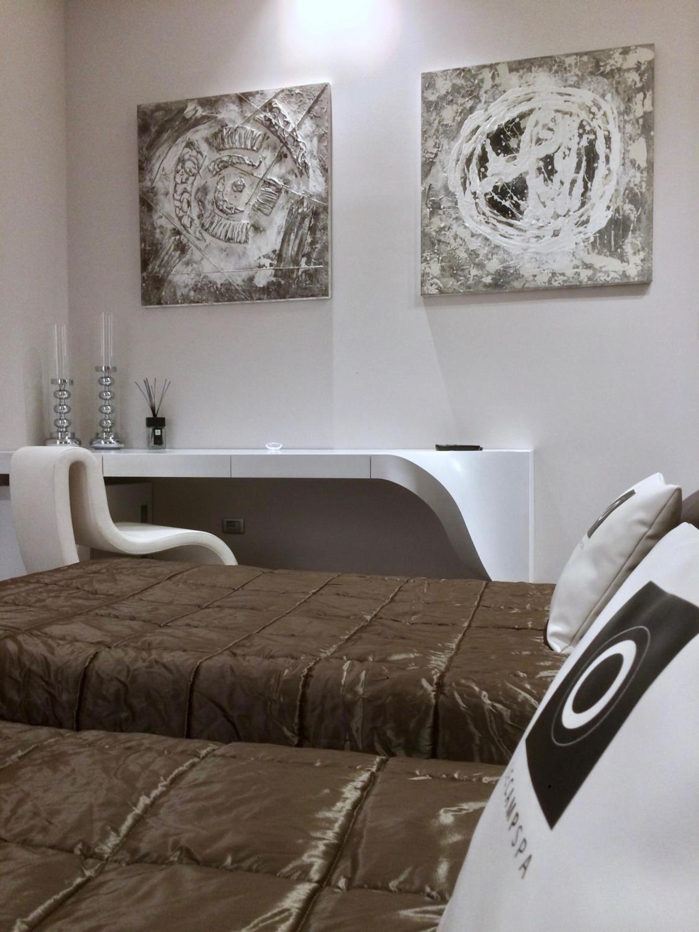 Deluxe Double Room with Balcony - Photo 20