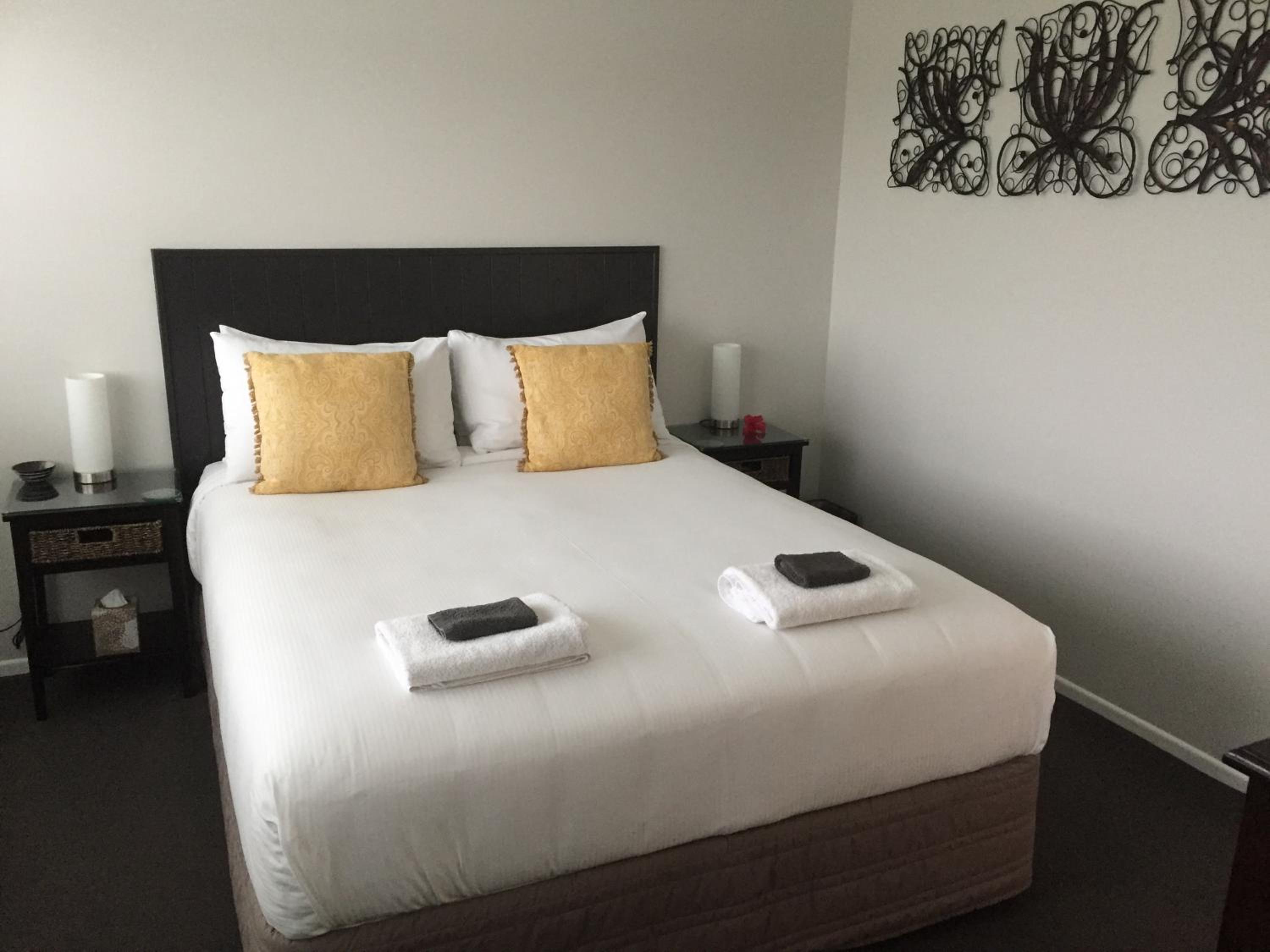 Deluxe Double Room with Shower - Photo 1