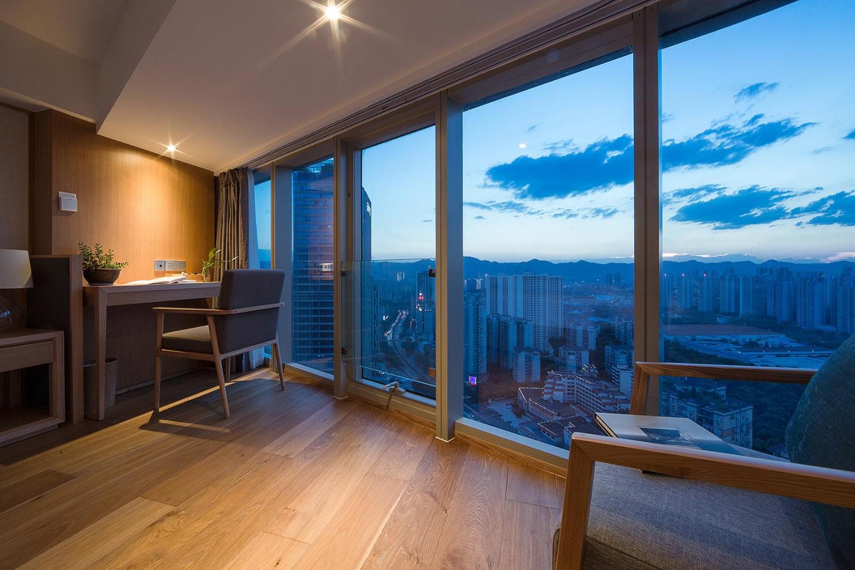 Deluxe Twin Room with City View photo 2