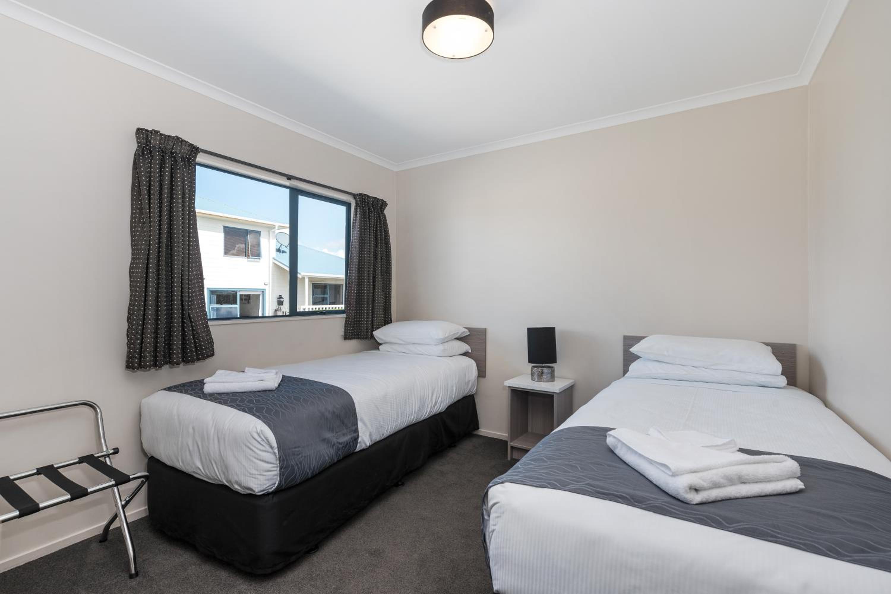 Ground Floor 2Bed unit 3Beds J photo 3