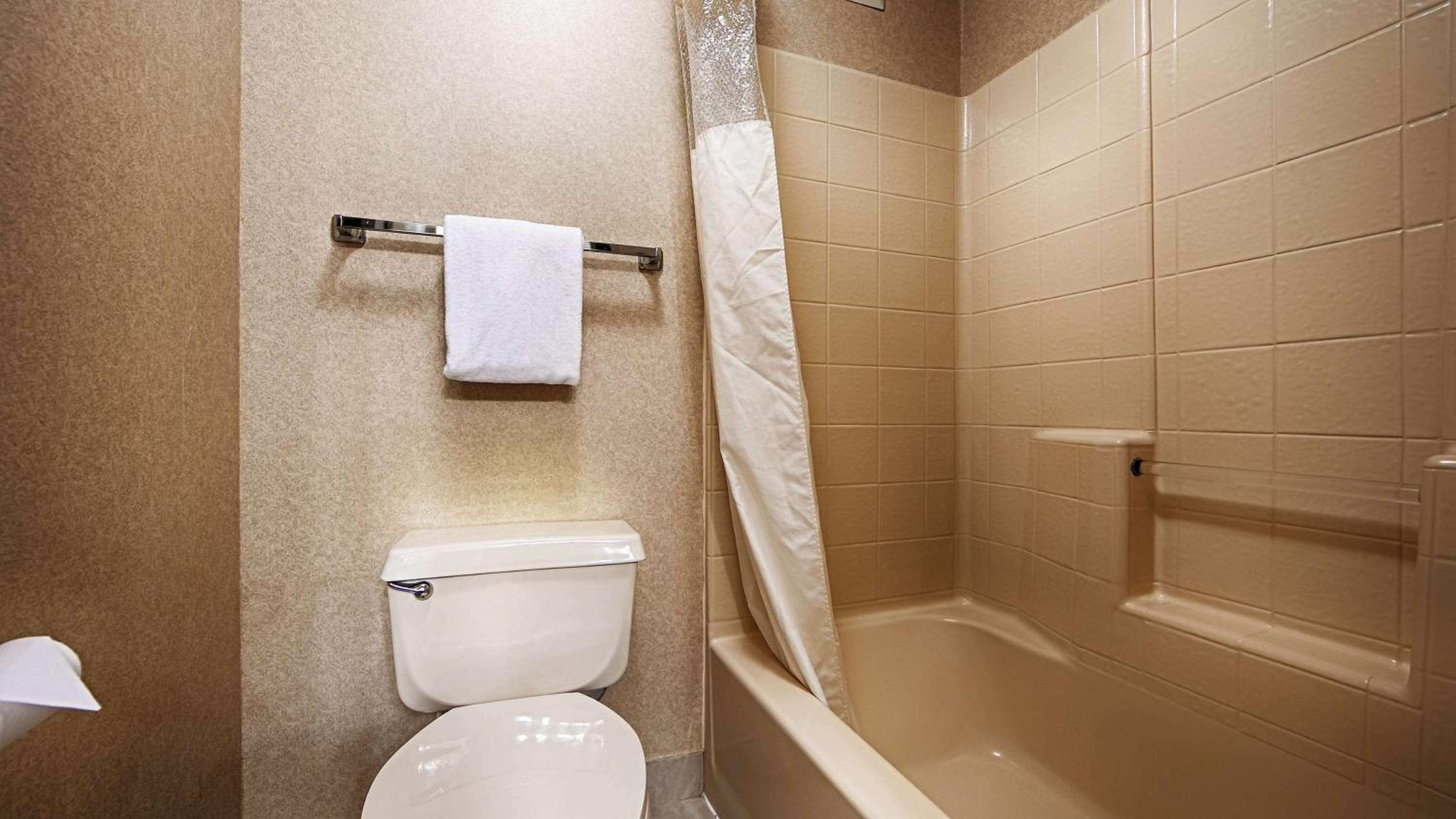 King Room - Non-Smoking - Photo 5