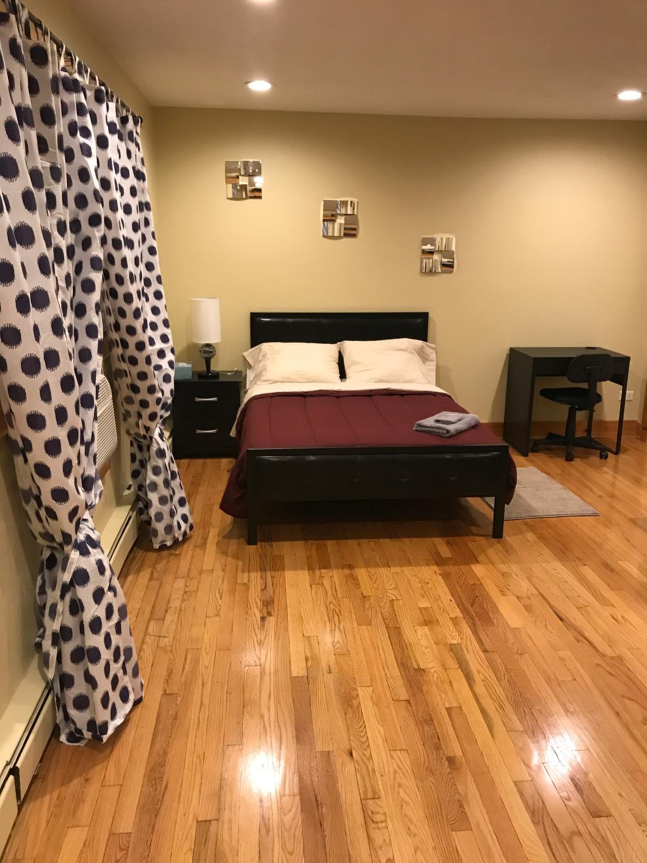 Quadruple Room with Private Bathroom - Photo 13
