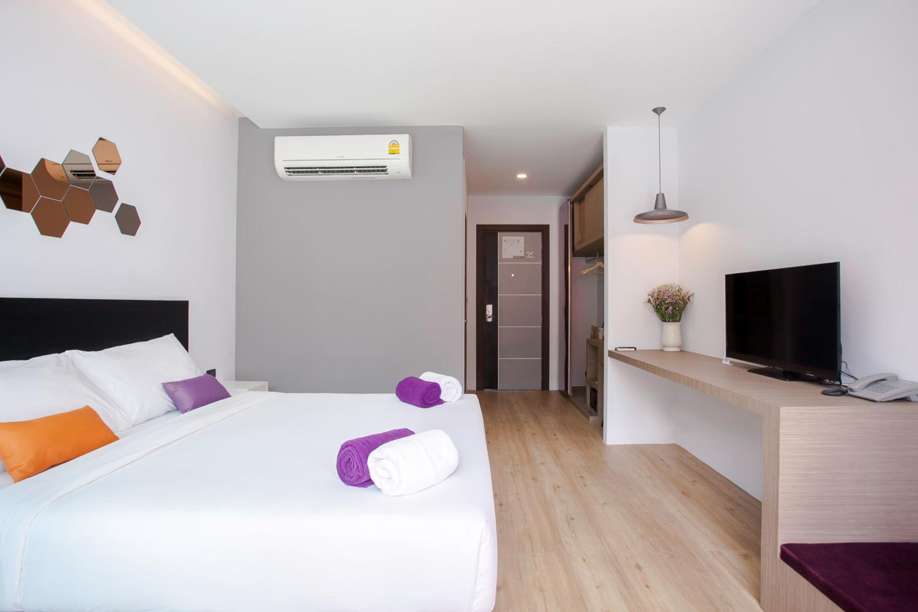 Deluxe Double Room with Pool Access photo 3