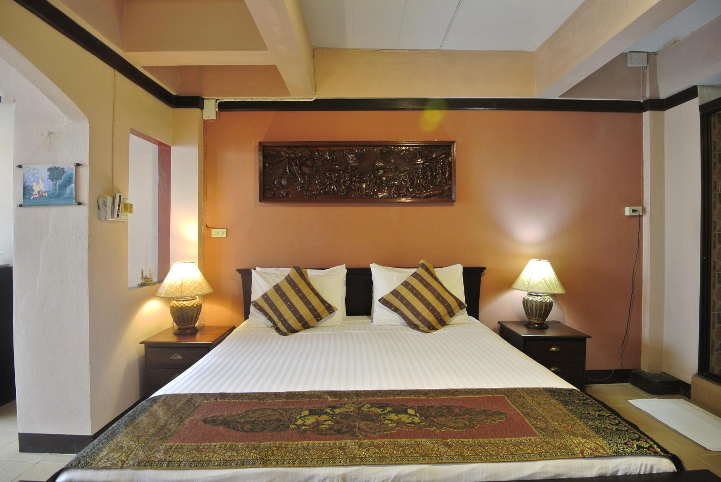 Junior Suite with Balcony - Photo 8