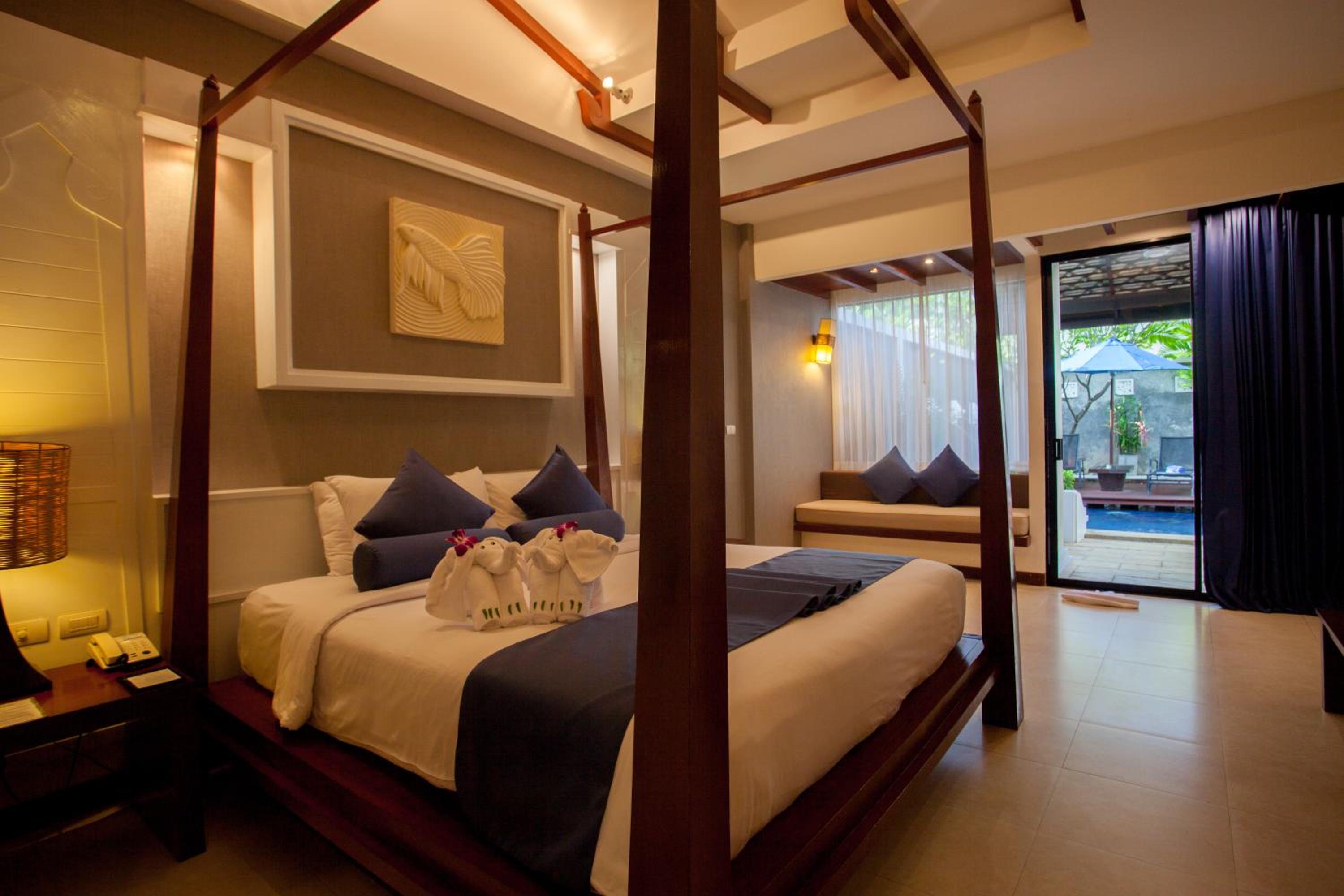 Pool Suite - Photo 9