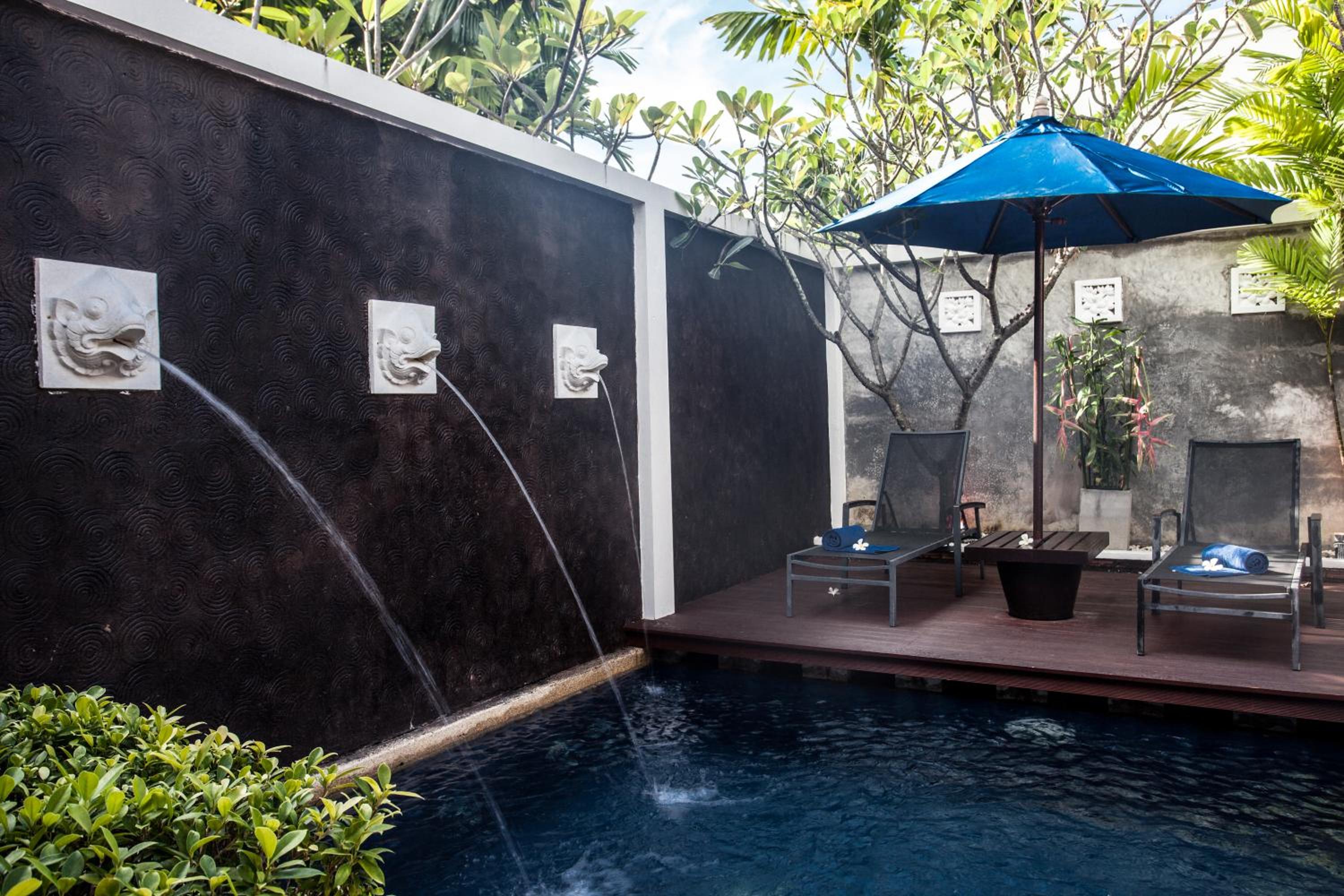 Pool Suite - Photo 3