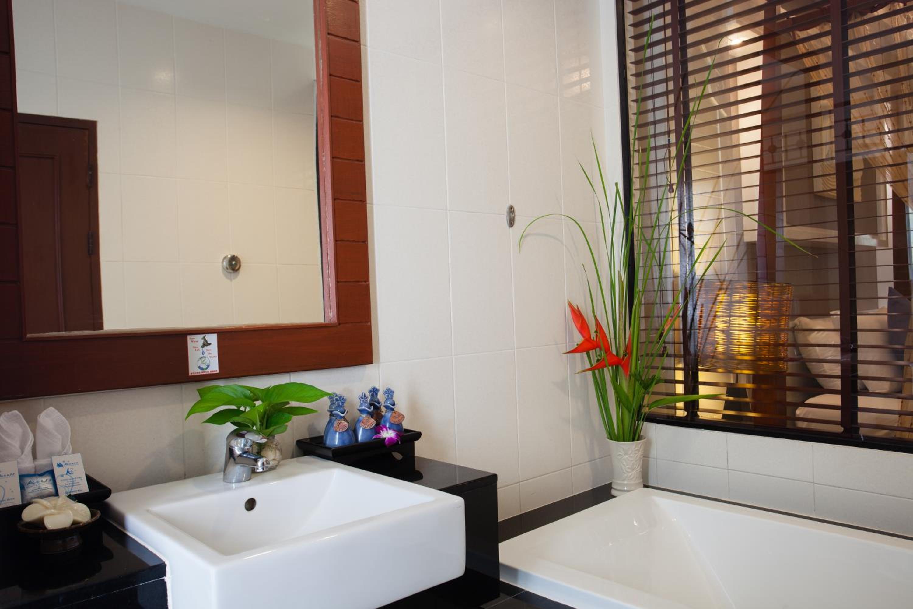 Pool Suite - Photo 6
