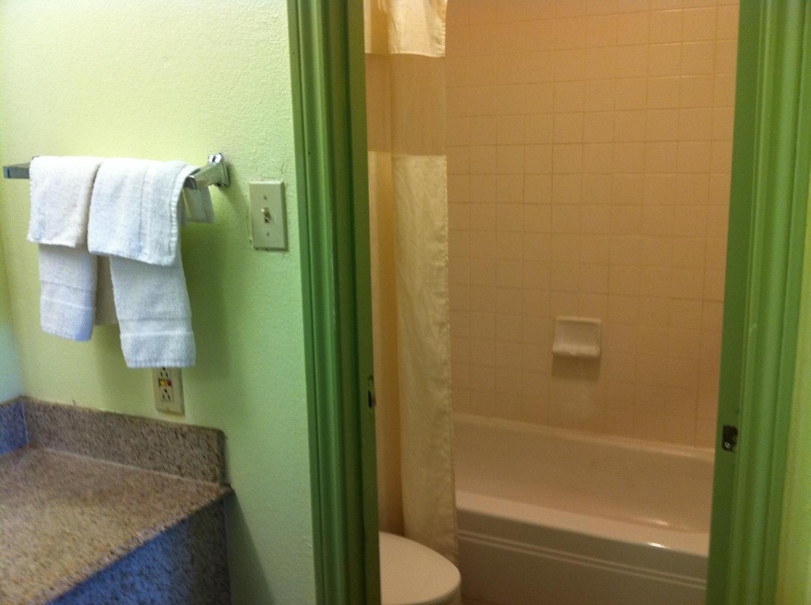 King Room - Non-Smoking photo 2