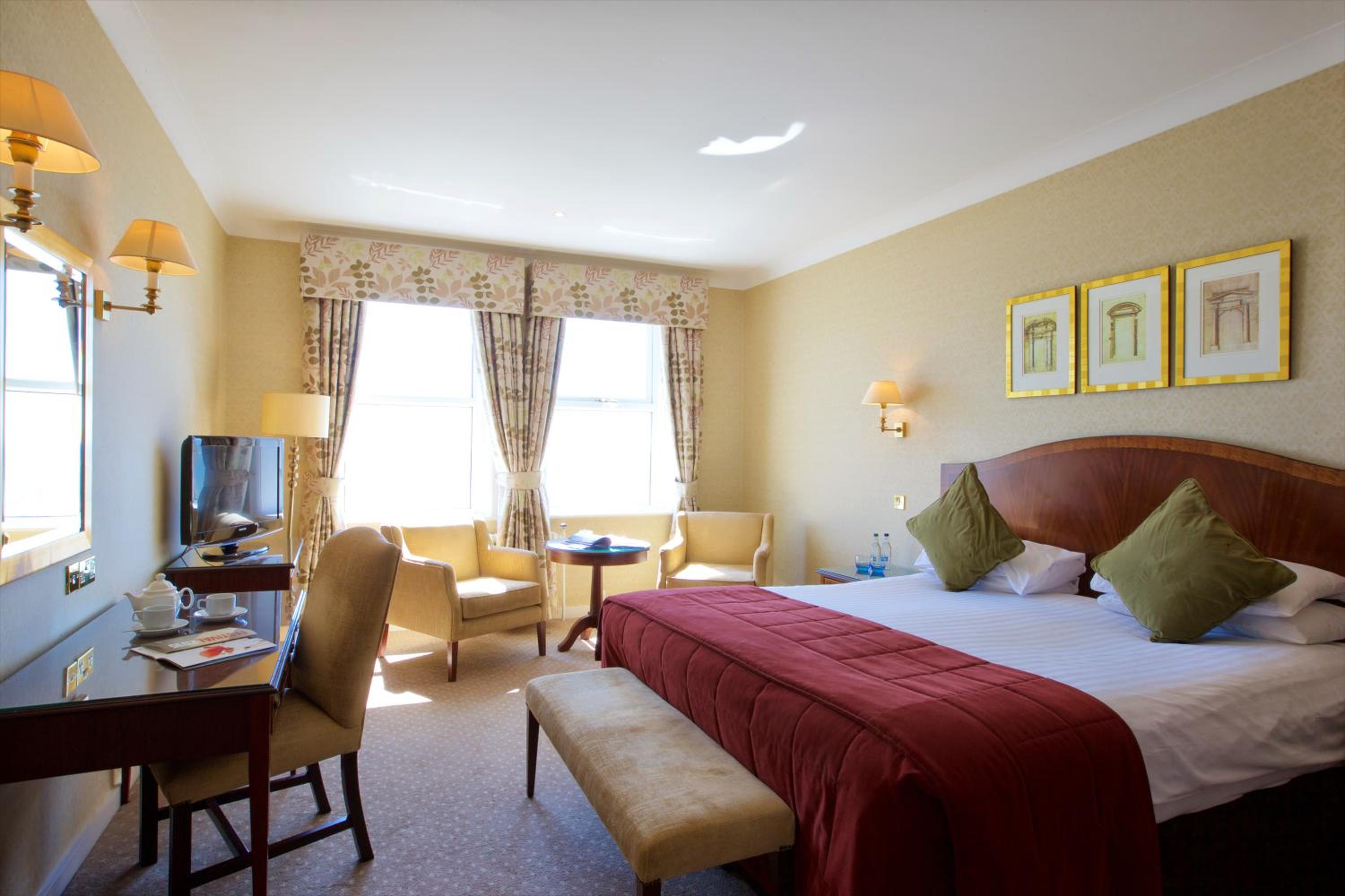 Double Room with Double Bed and Sea View - Non-Smoking photo 3