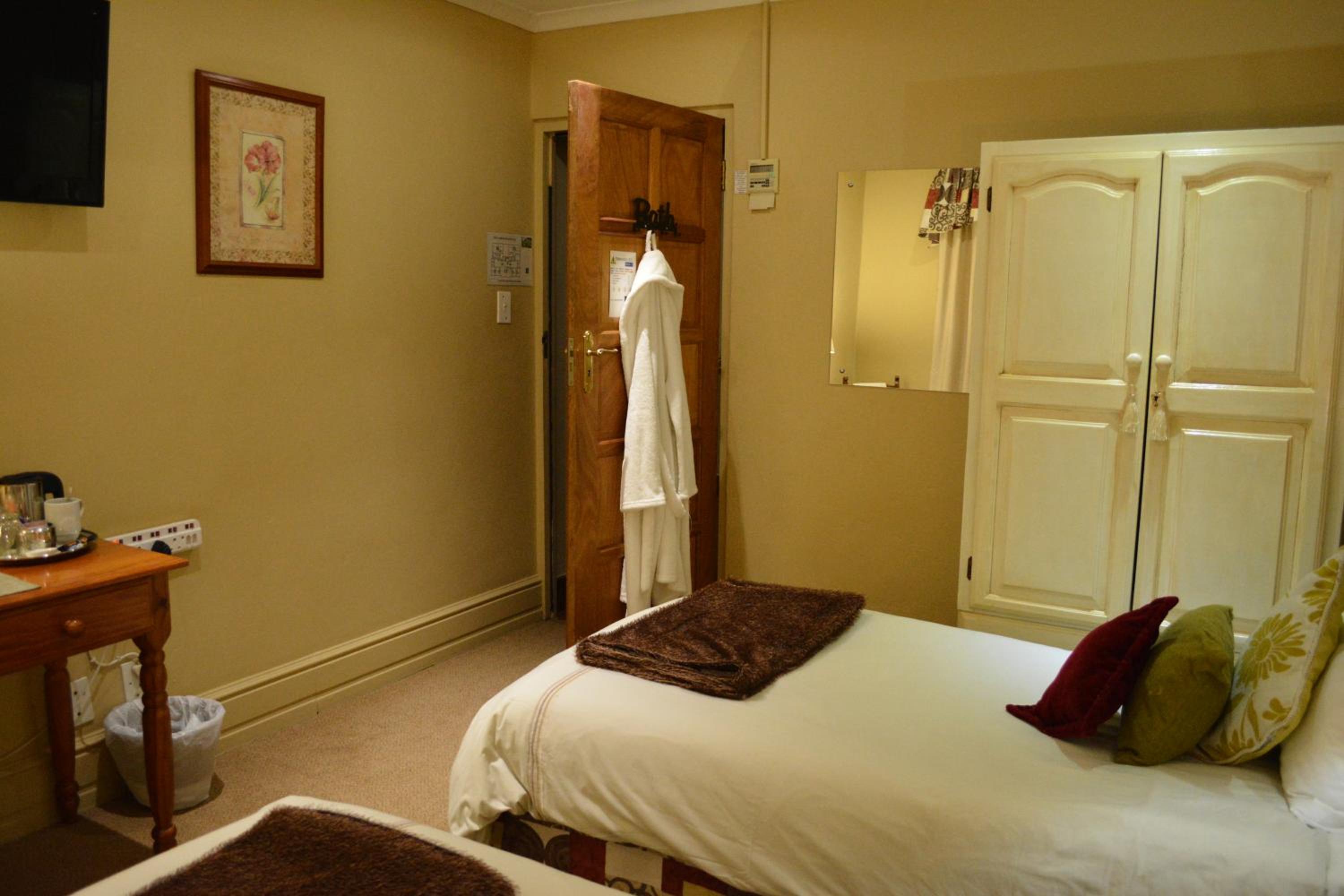Double or Twin Room photo 1