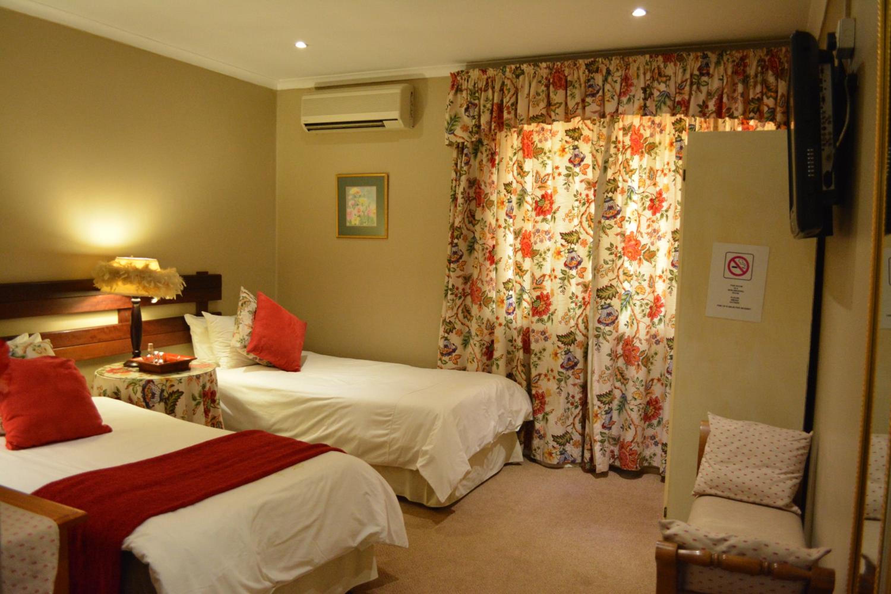 Executive Twin Room - Photo 4