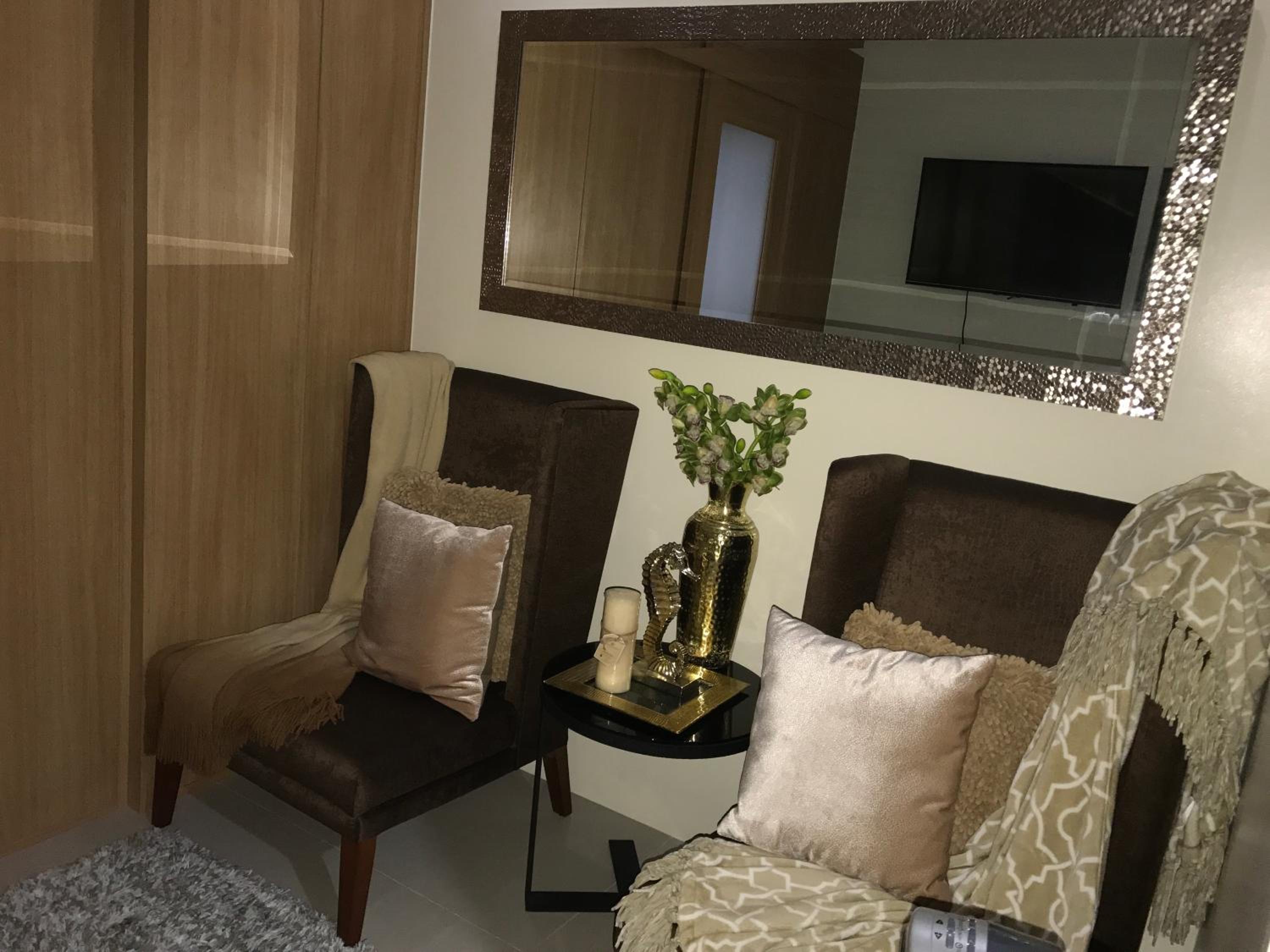 Apartment with Balcony - Photo 15